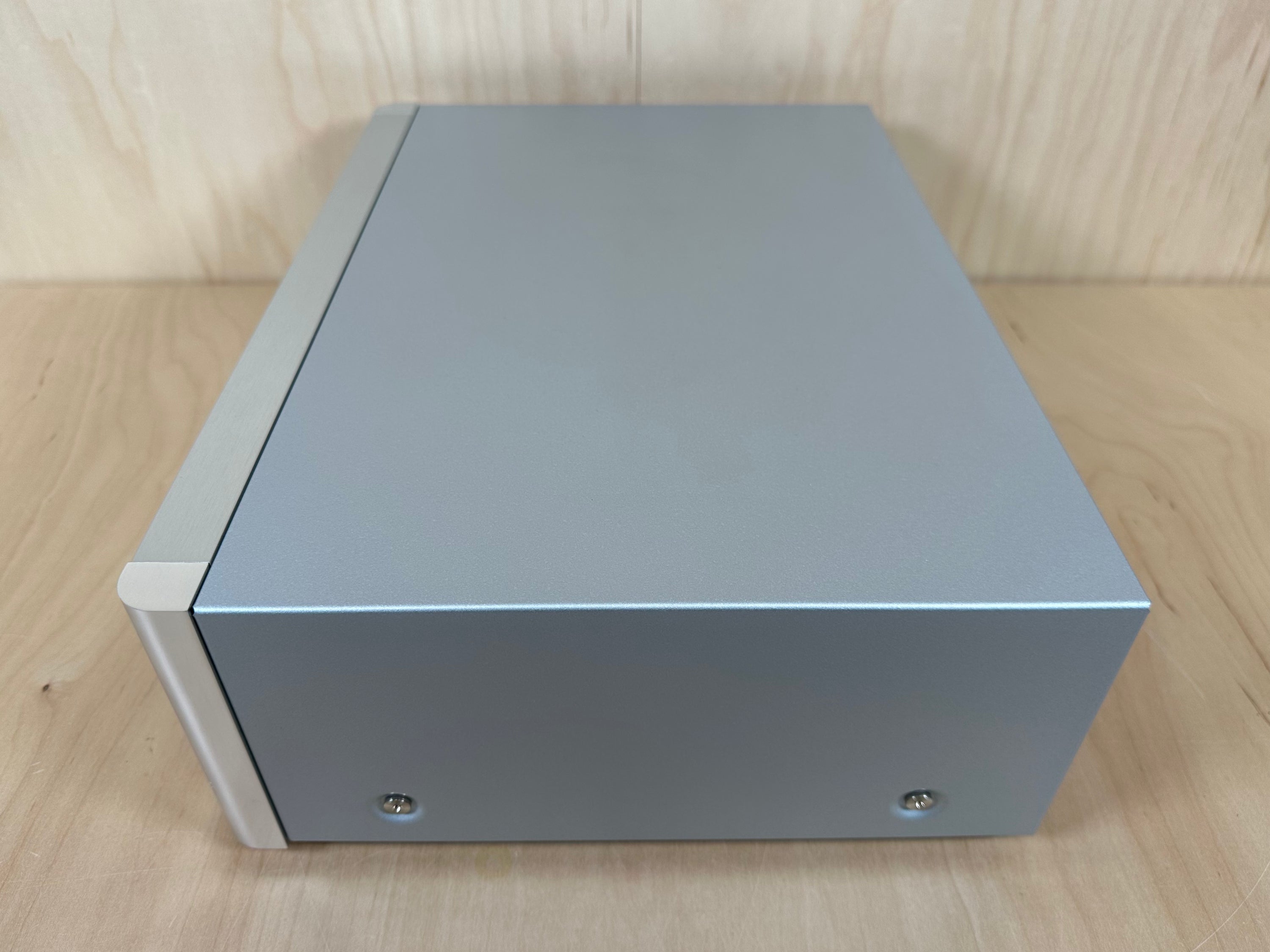 Rotel RSP-1576 Preamplifier Surround Sound Processor w/Box and Remote Silver