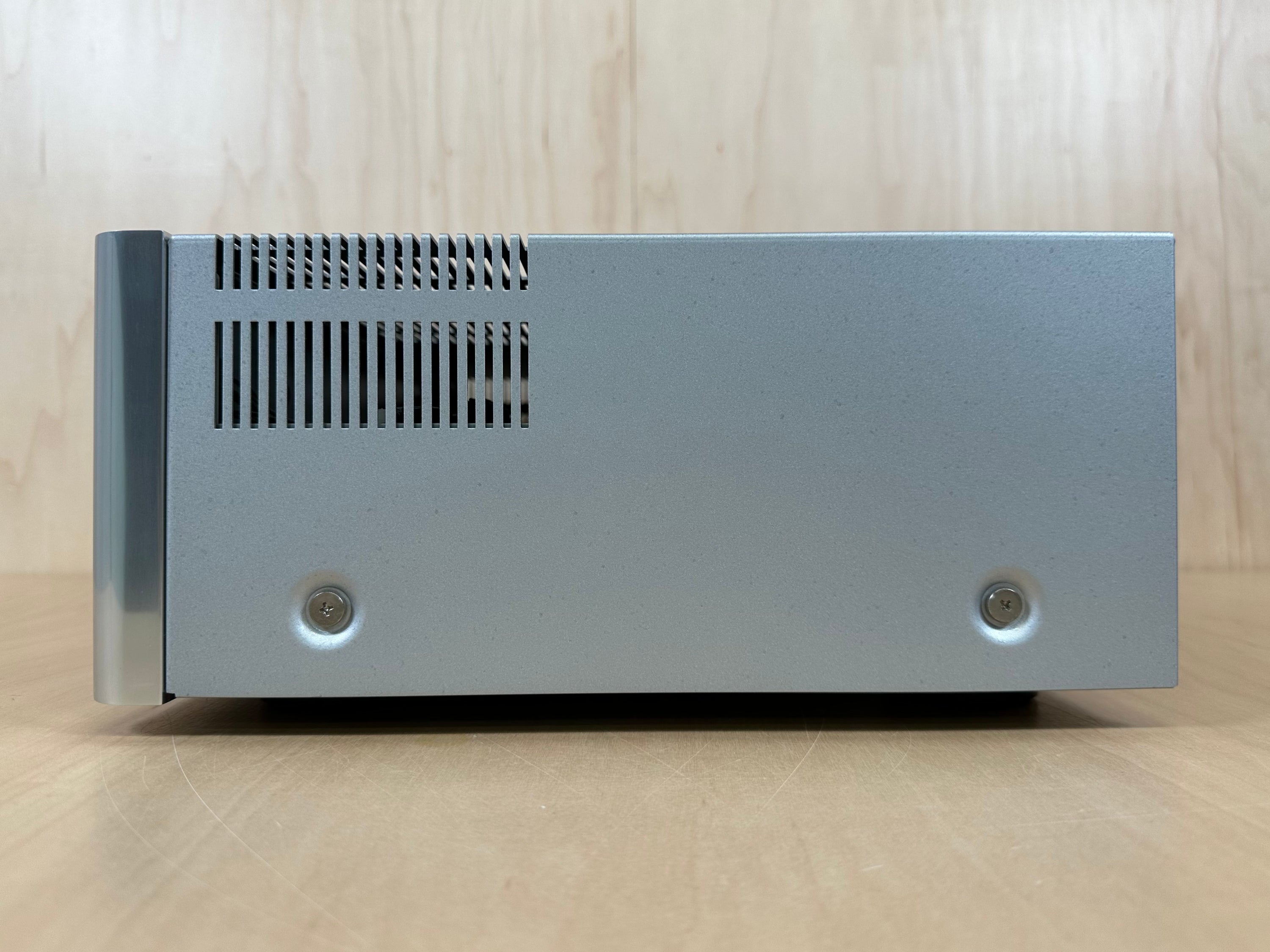 Rotel RSP-1570 Preamplifier Surround Sound Processor w/Remote and Box