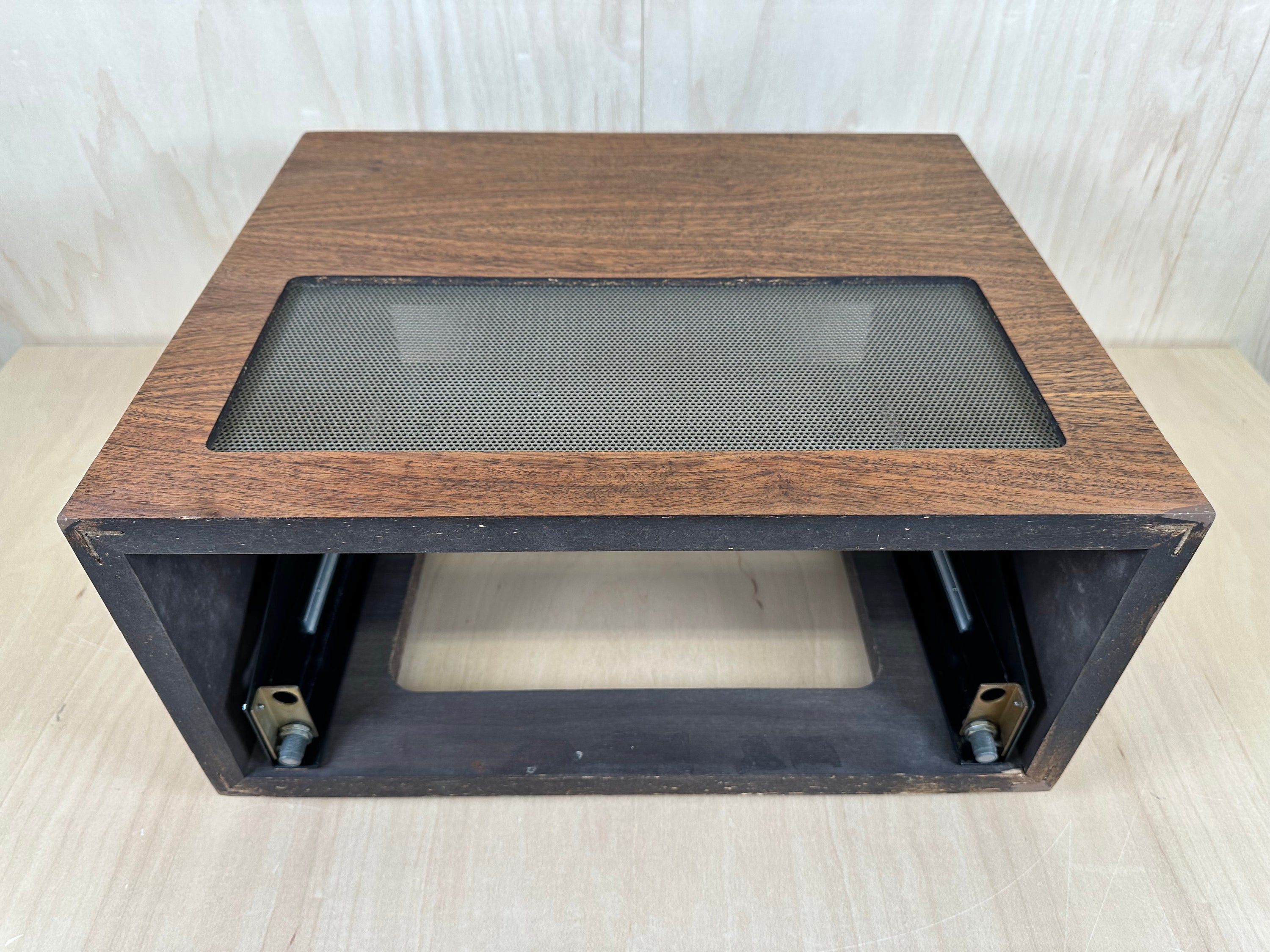 Mcintosh L21 Cabinet w/Panlocs and Slant Legs
