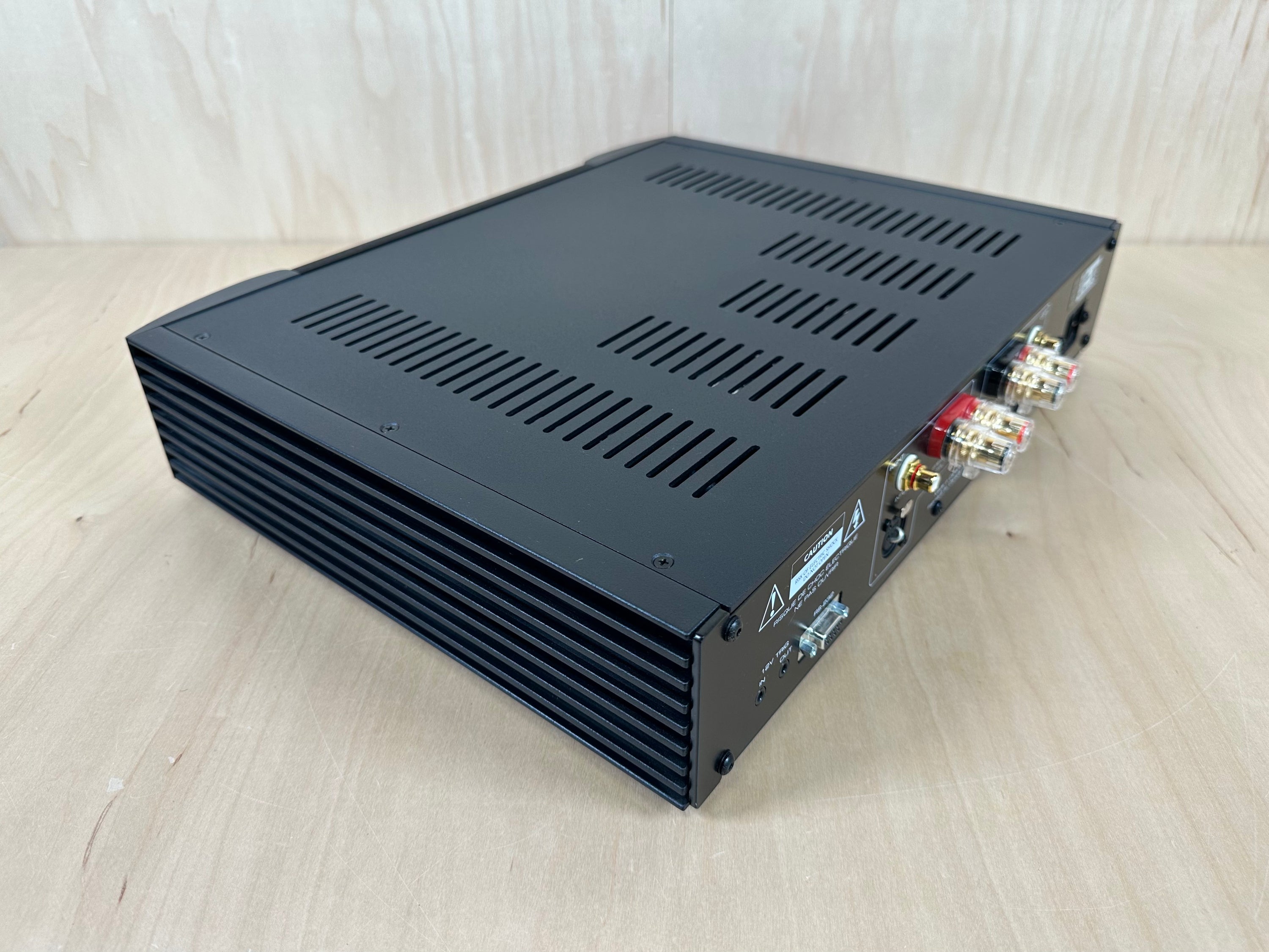 Simaudio Moon 330A Power Amplifier w/Original Box