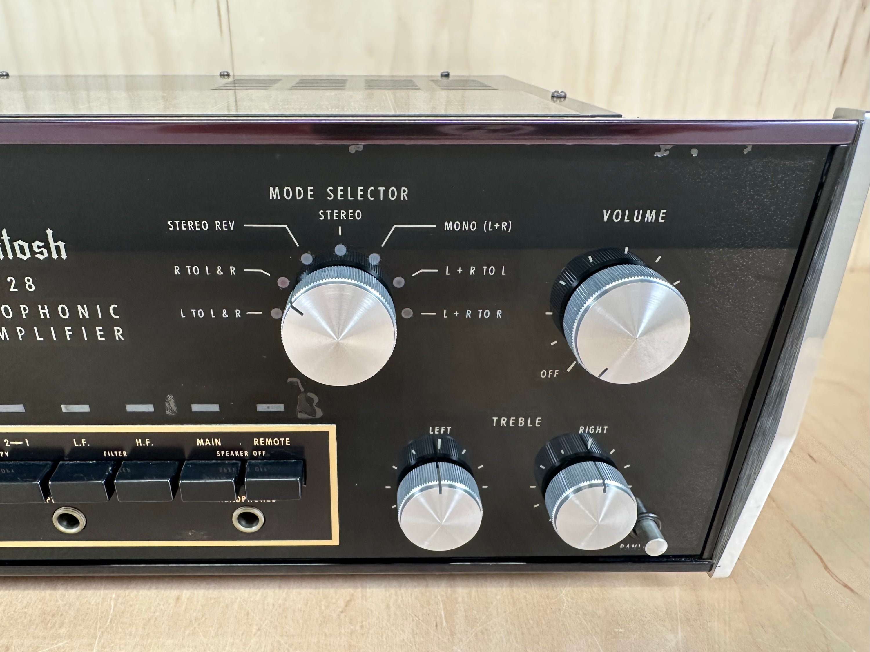 McIntosh C28 Stereophonic Preamplifier
