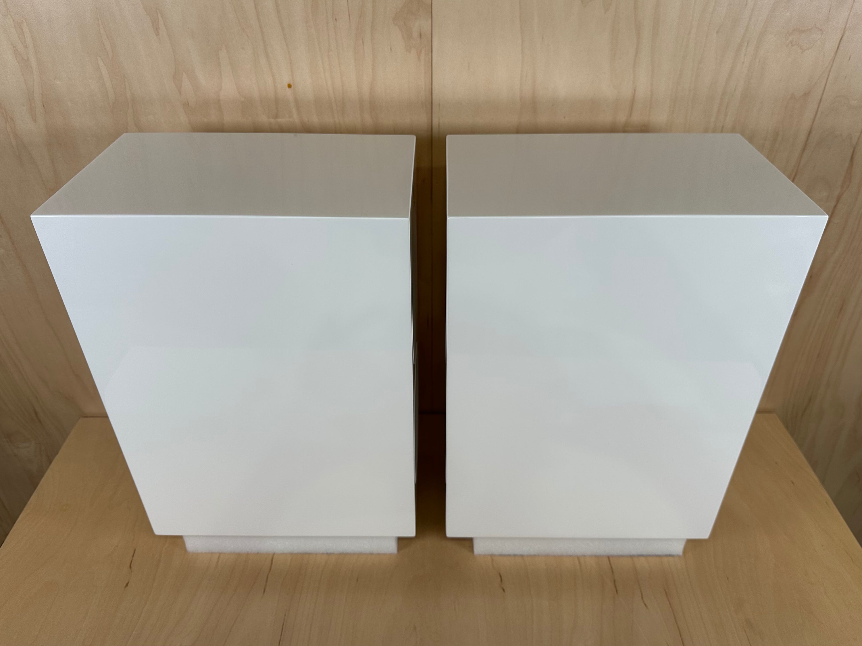 KEF R3 Speakers in Gloss White (NOT META)