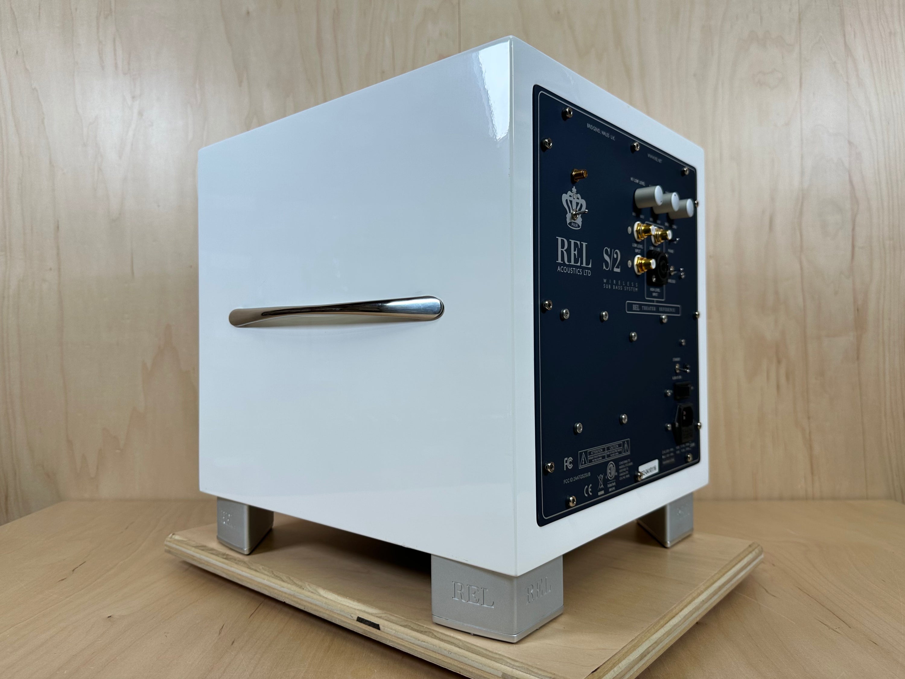 REL S/2 10" Powered Subwoofer Gloss White