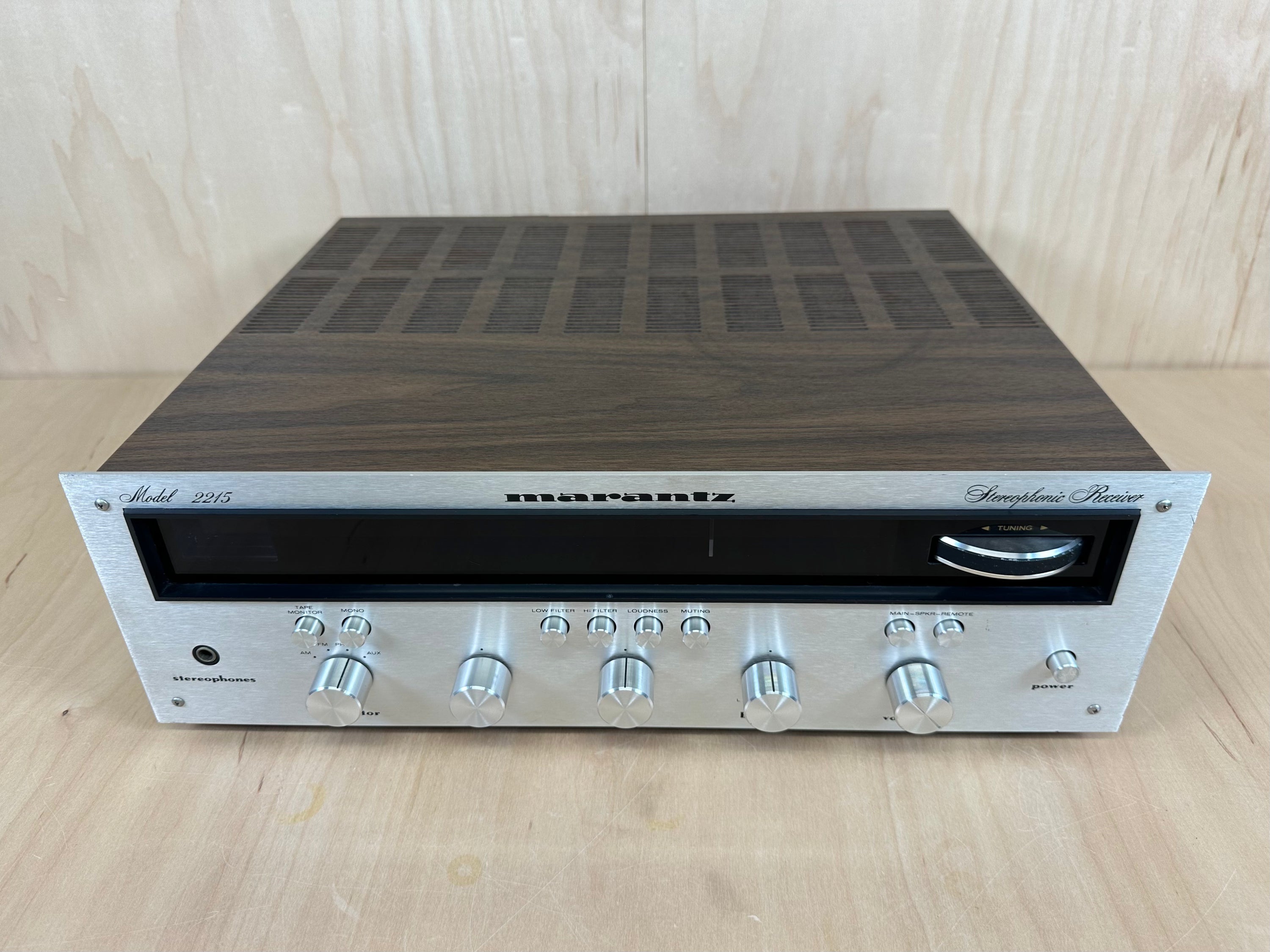 Marantz Model 2215 Receiver