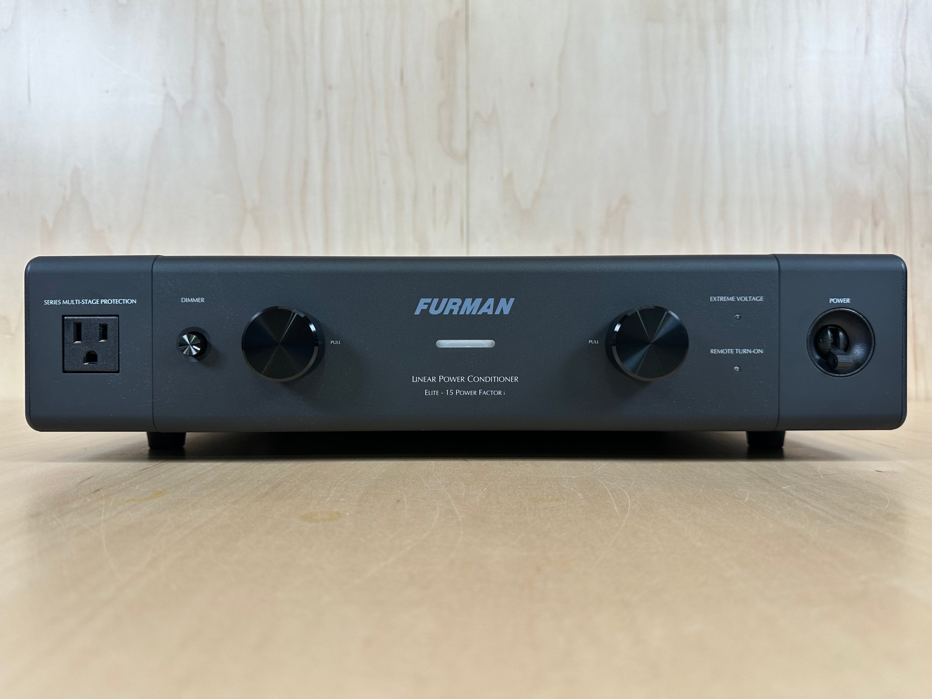Furman Elite-15 PF i Linear Filtering AC Power Conditioner Orig Box