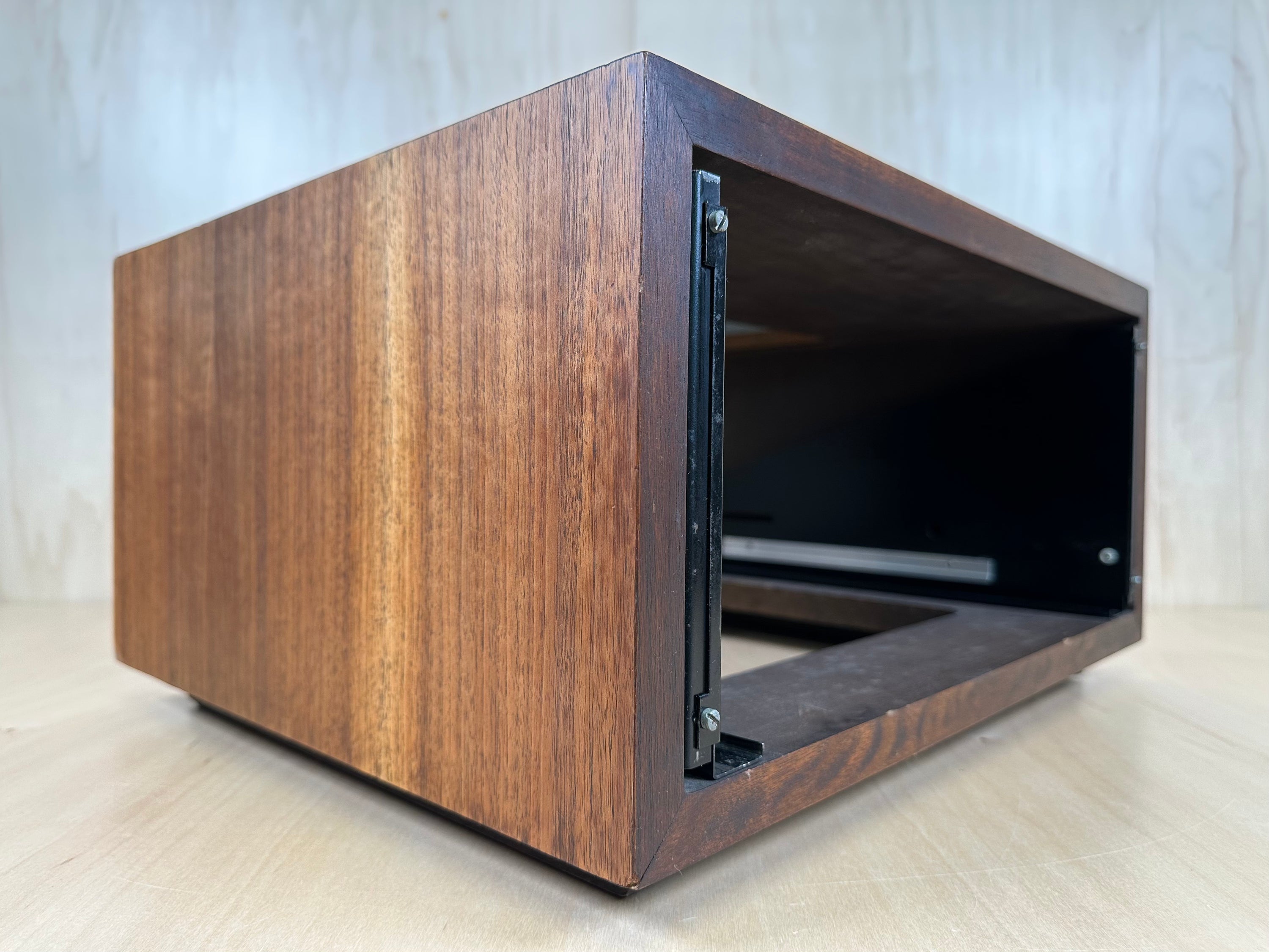Mcintosh L21 Cabinet w/Panlocs and Slant Legs