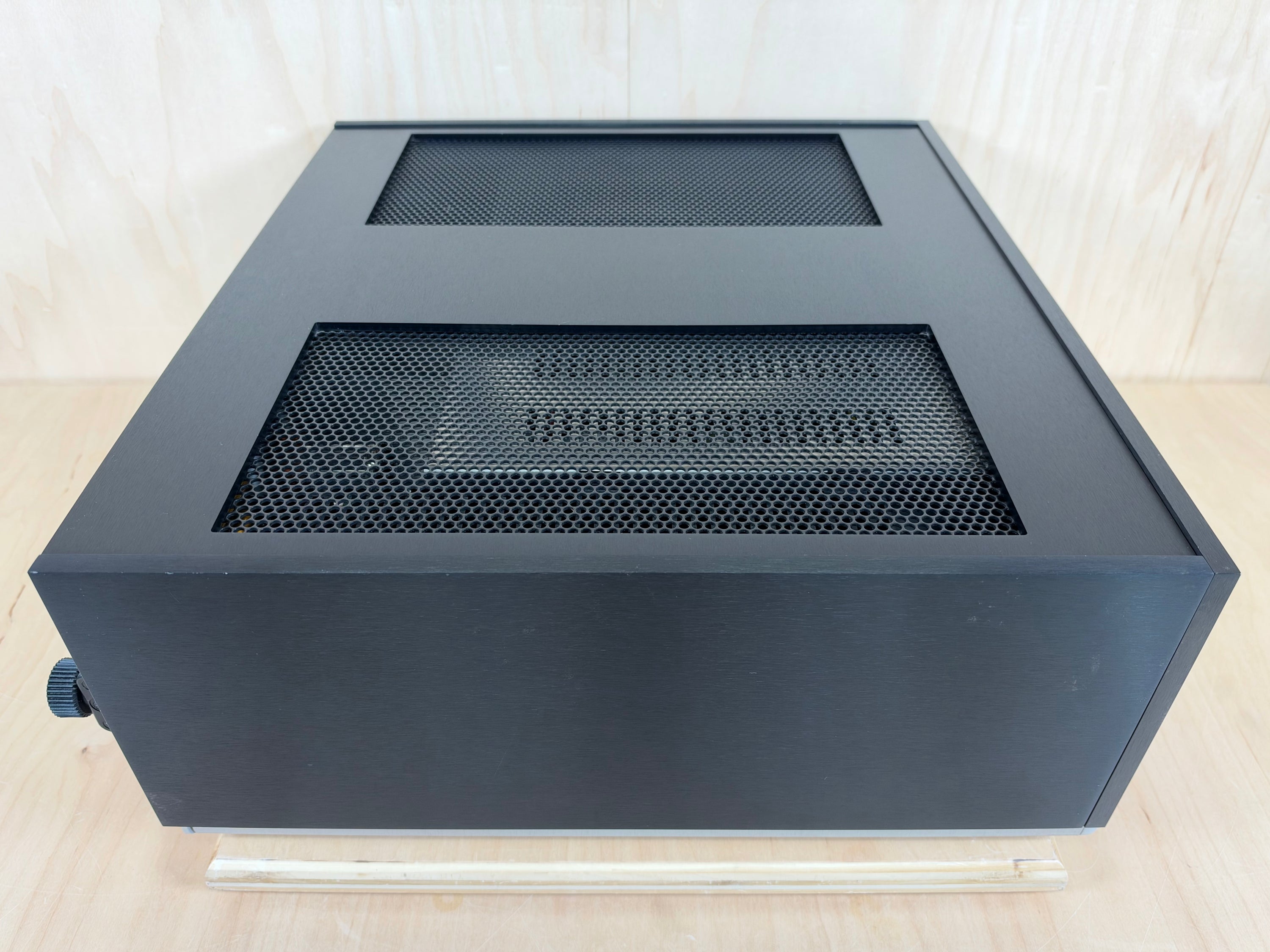Aesthetix Atlas Signature Stereo Power Amplifier