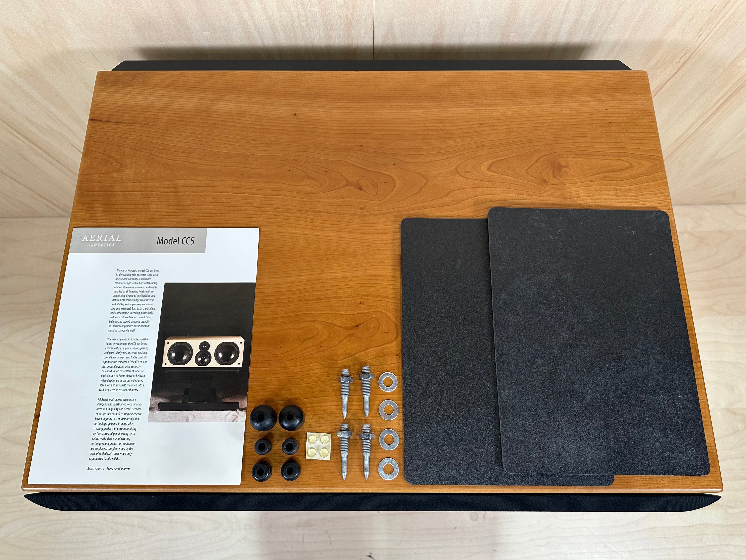 Aerial Acoustics CC5 Center w/Stand