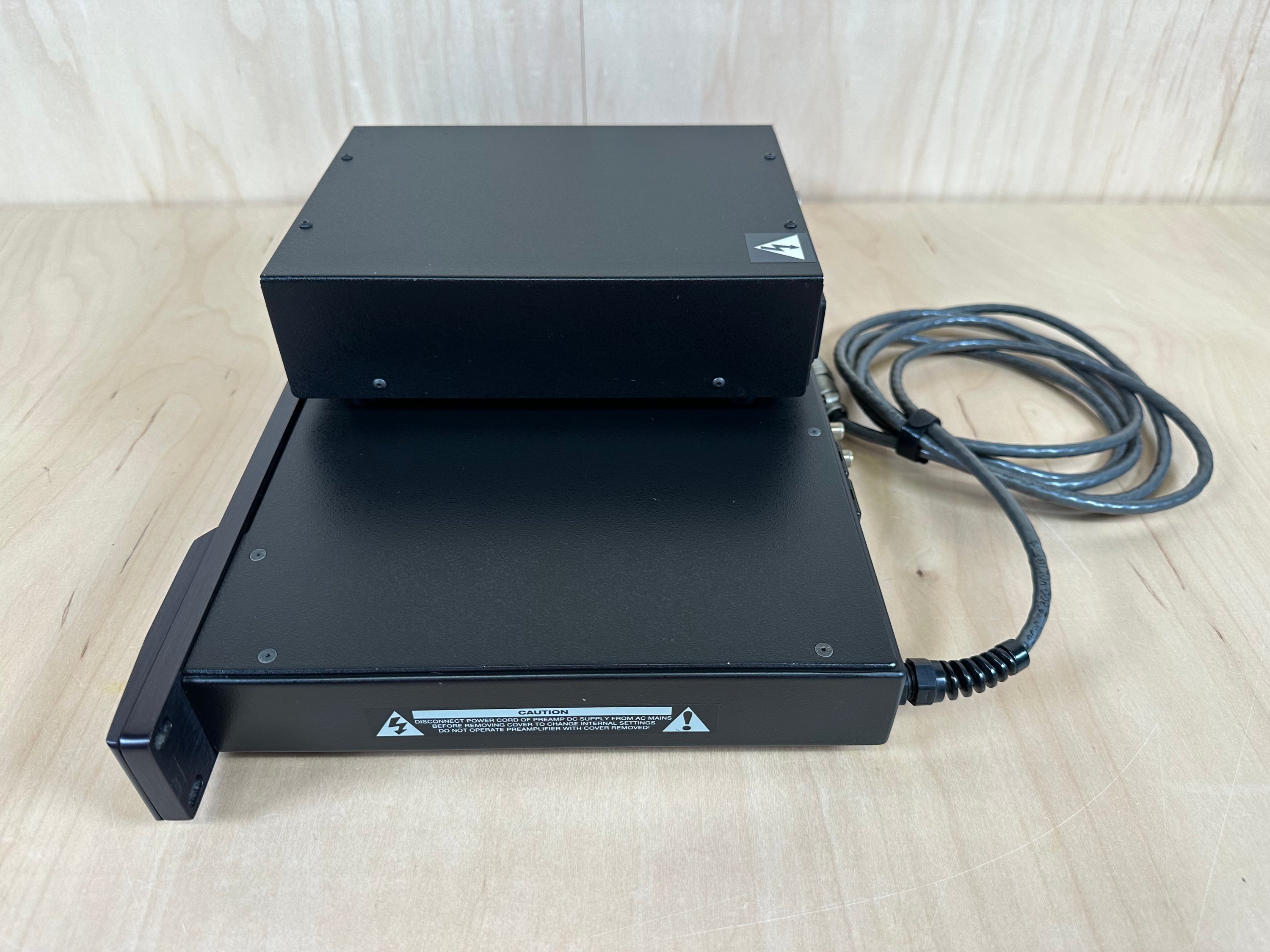 Threshold DAC 1/e Digital Processor DAC Black w/Power Supply