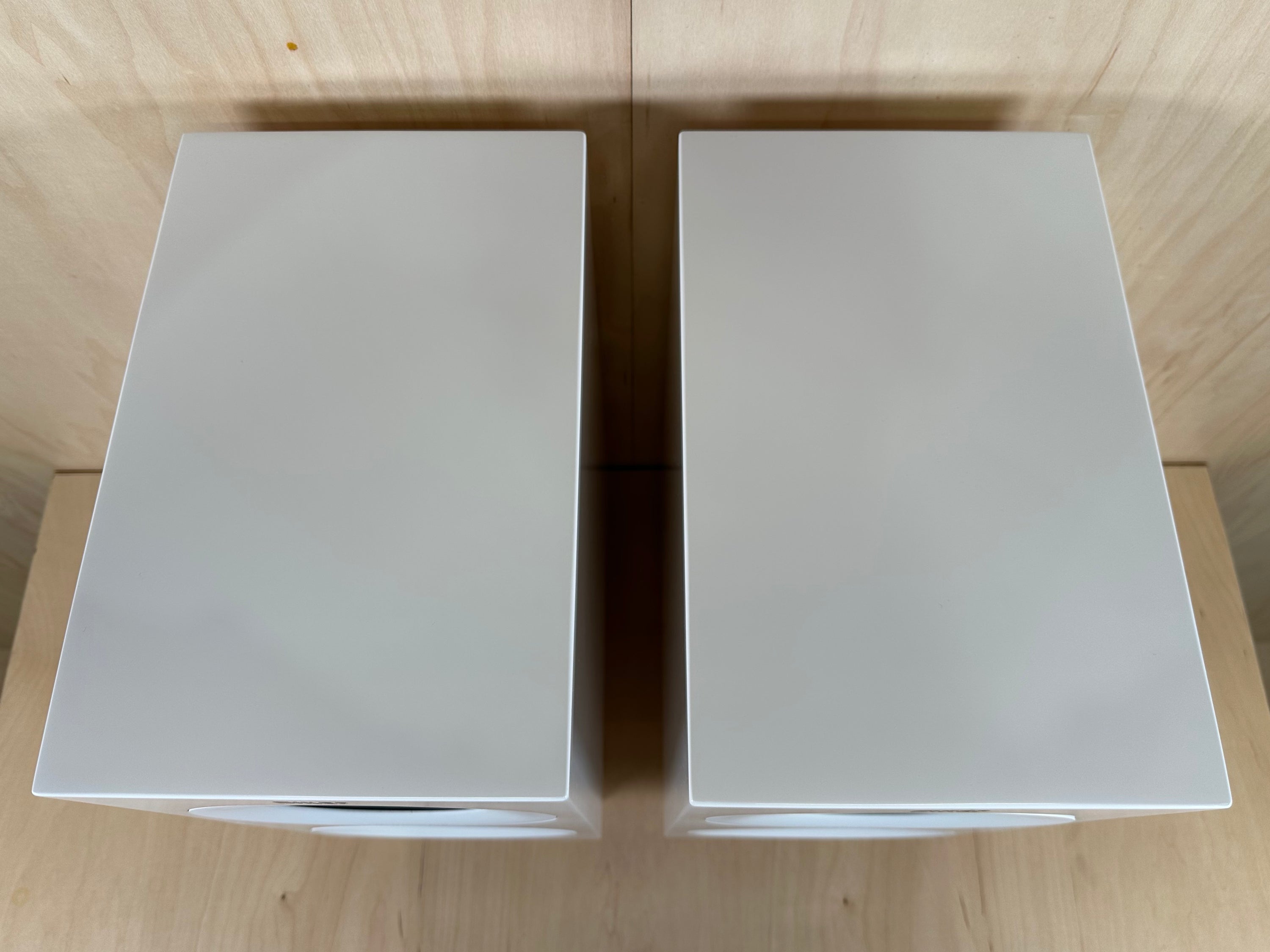KEF R3 Speakers in Gloss White (NOT META)