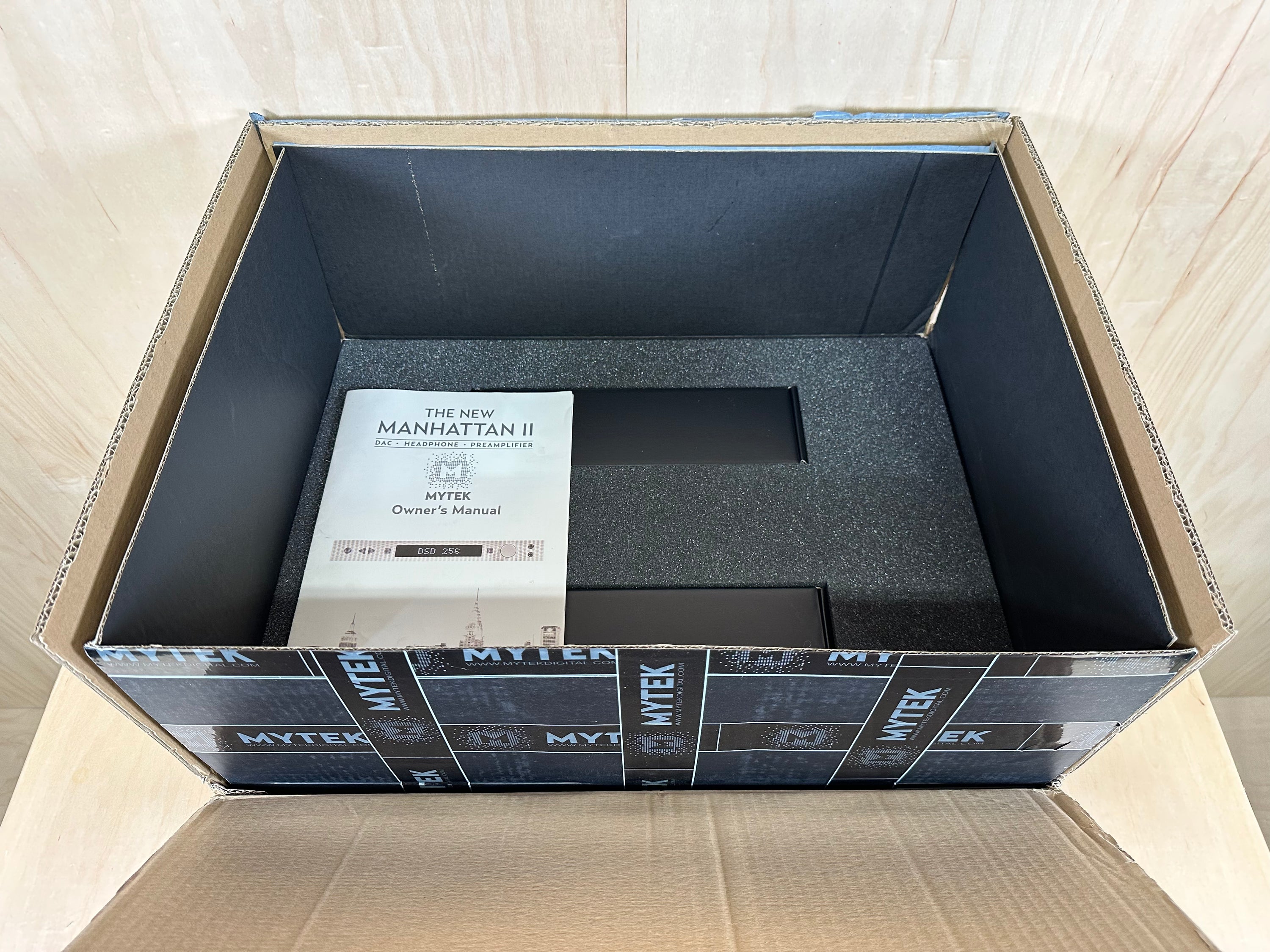 MYTEK Manhattan II DAC - Preamplifier - Headphone amp w/New LED Display