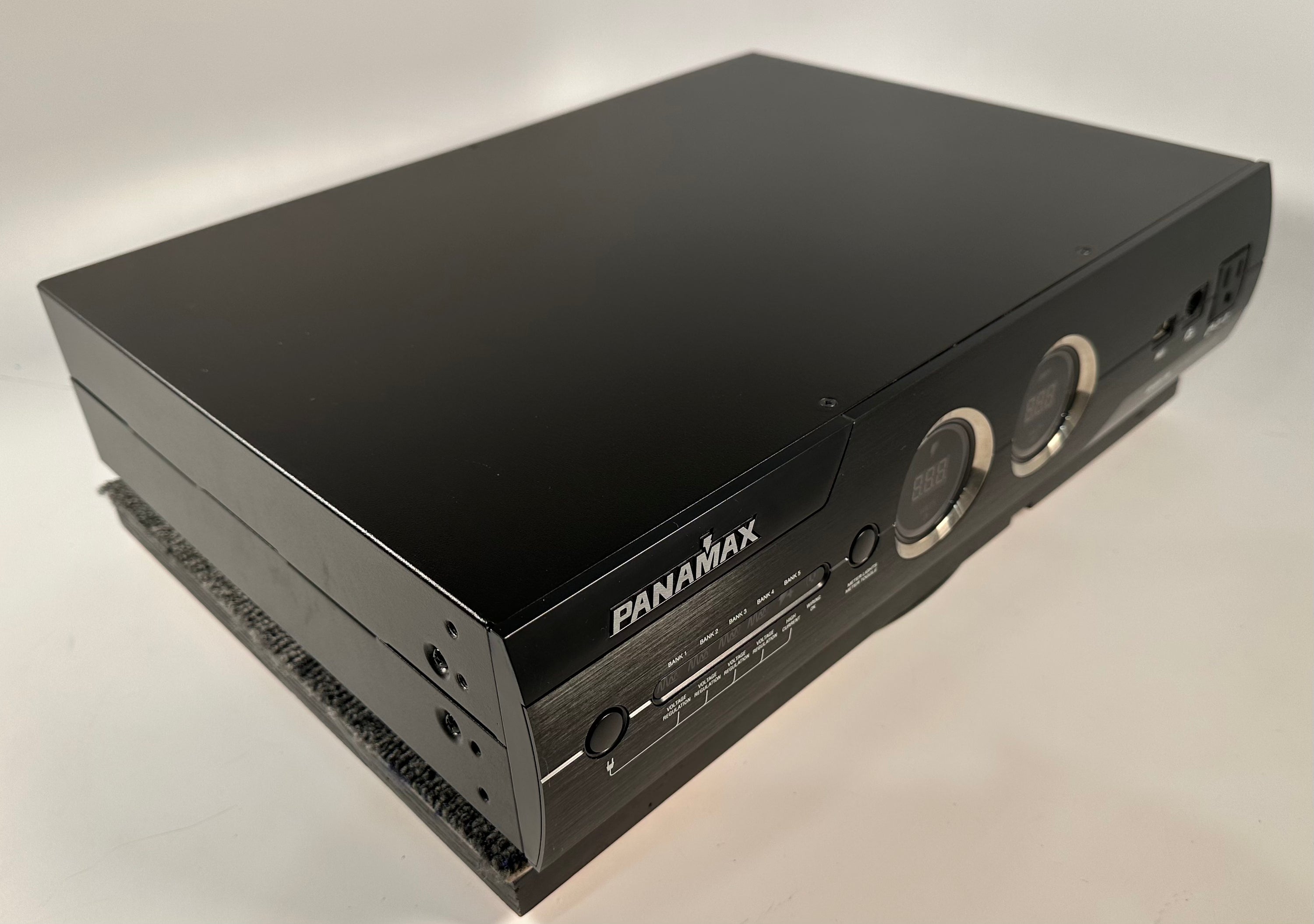 Panamax M5400-PM 11 Outlet Home Theater Power Conditioner