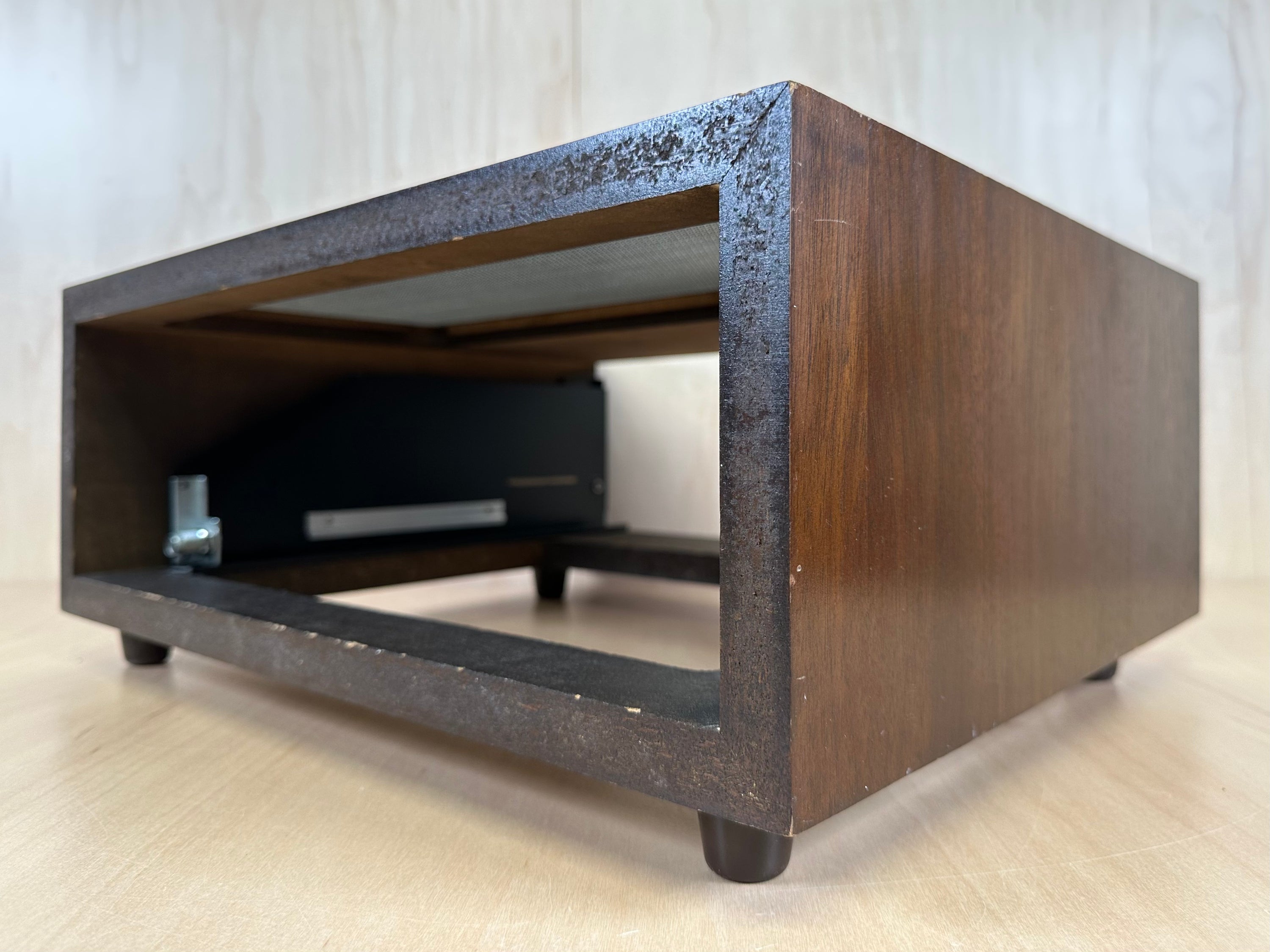 Mcintosh L52 Cabinet w/Panlocs Originally used with a  C28