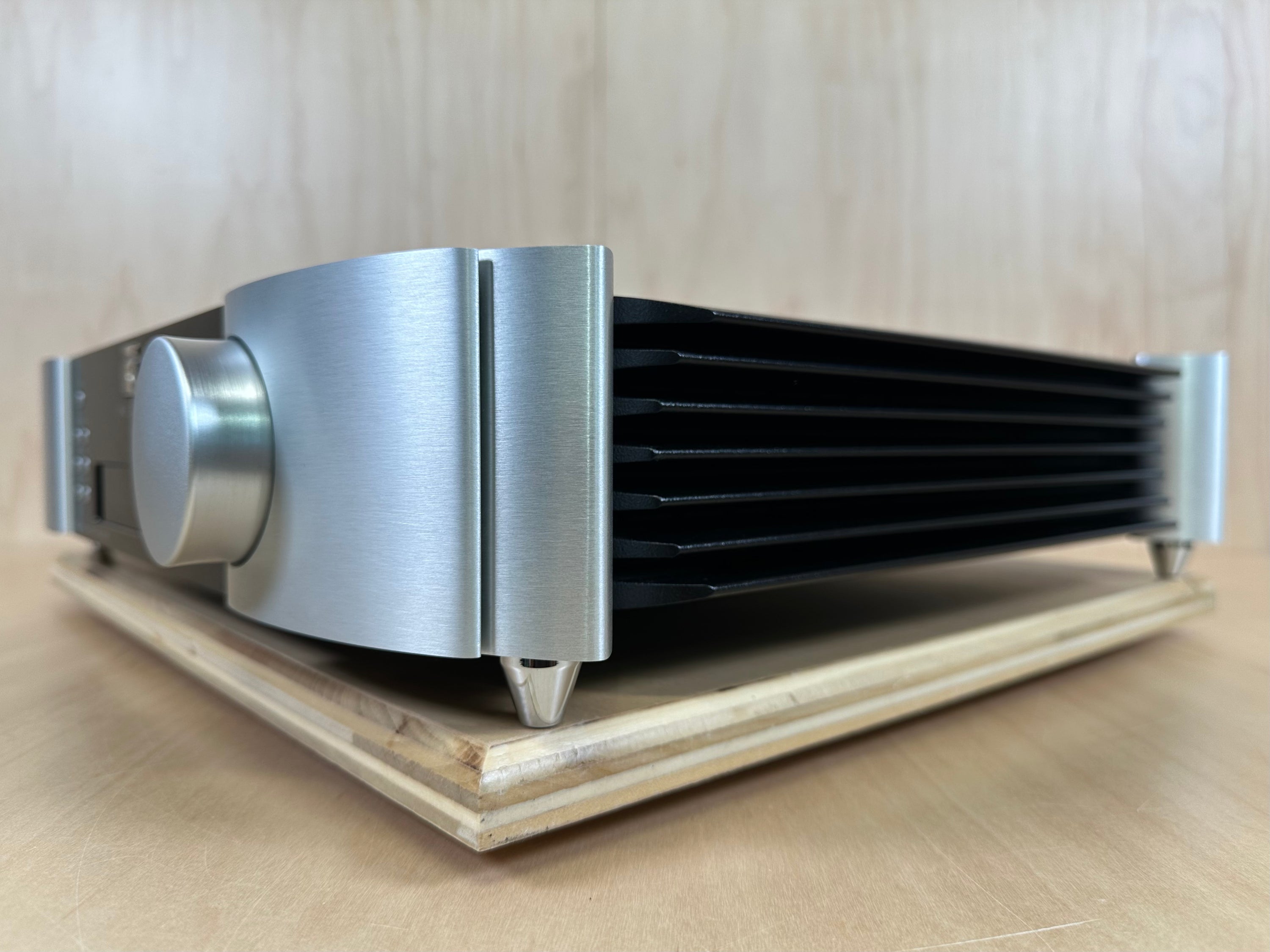 Simaudio Moon 600i Integrated Amplifier