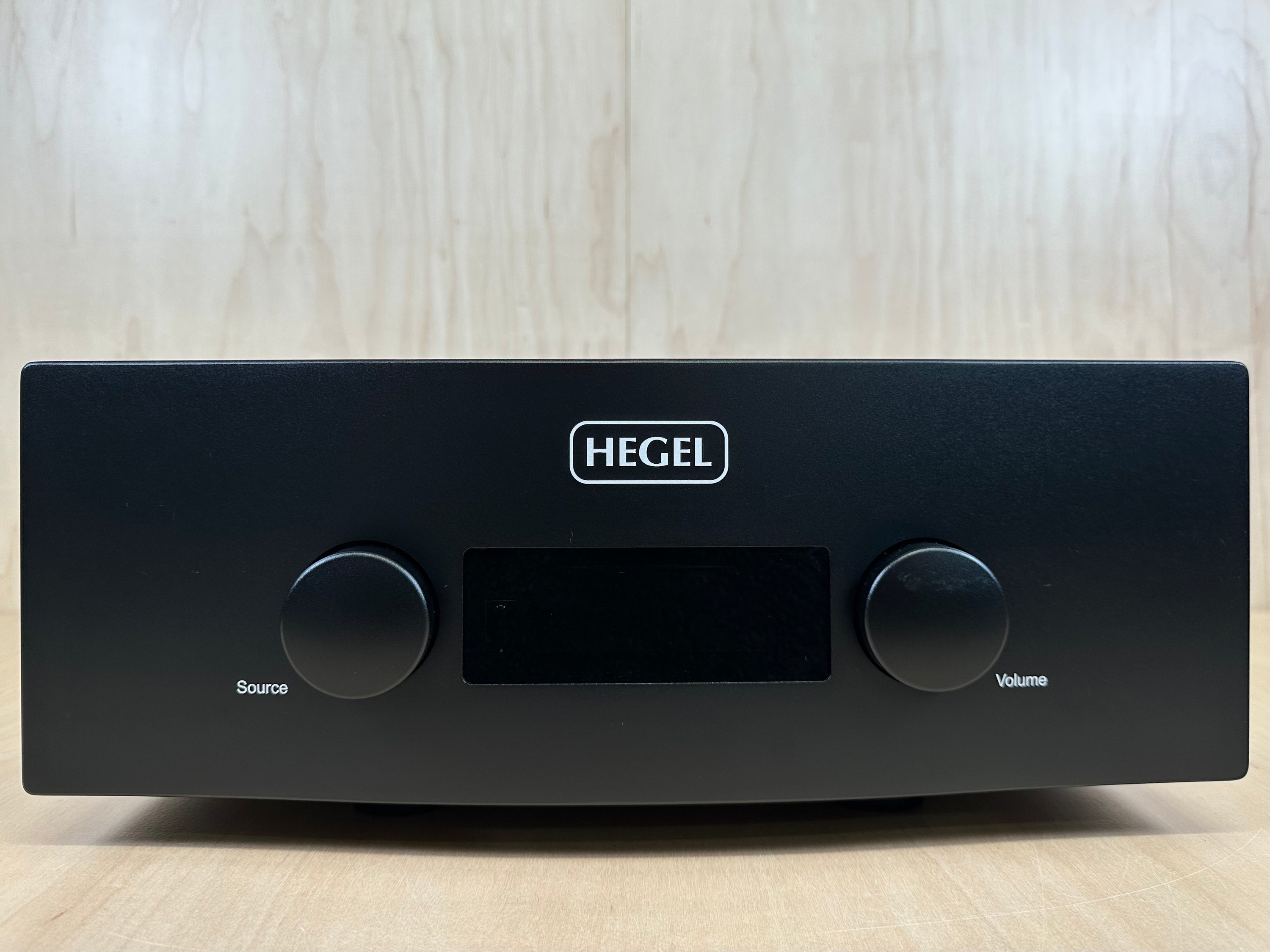 Hegel H590 Flagship Integrated Amp w/Remote and Original Box