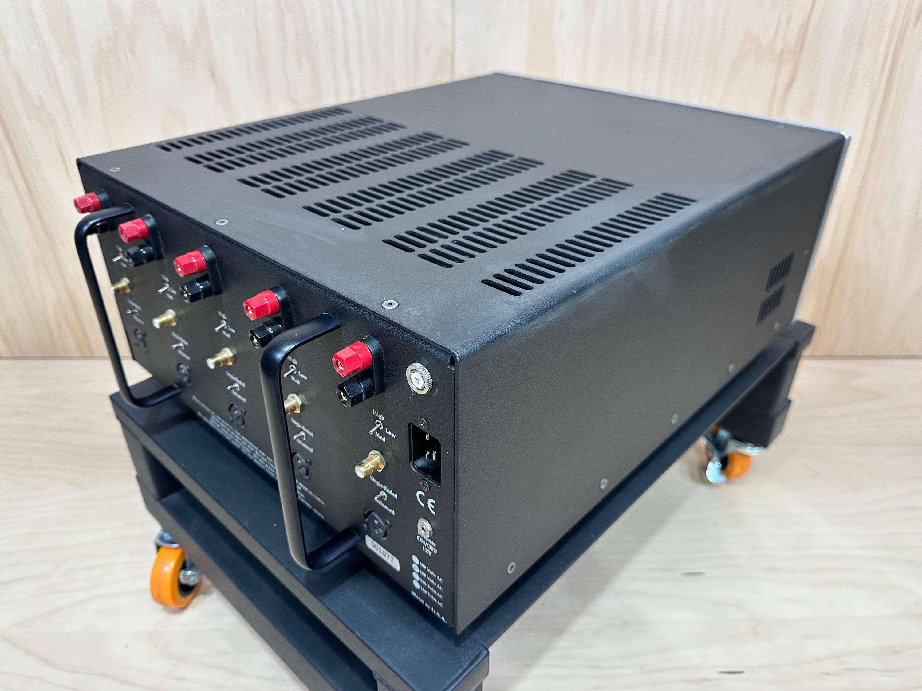 EAD PM2000 Enlightened Audio Designs PowerMaster 2000 Amplifier