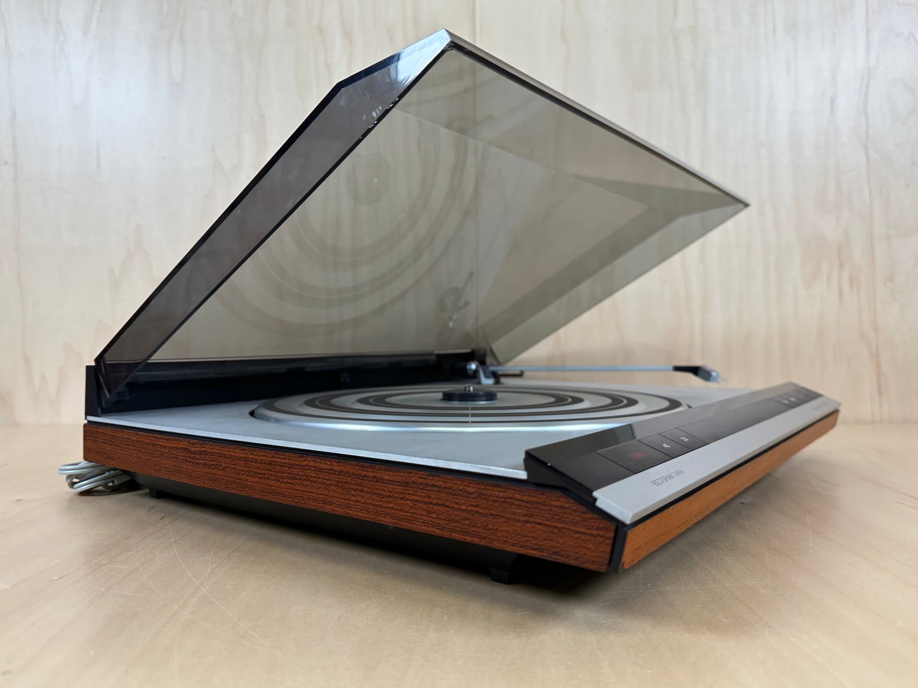 Bang & Olufsen Beogram 3404 Turntable w/MMC20EN Cartridge