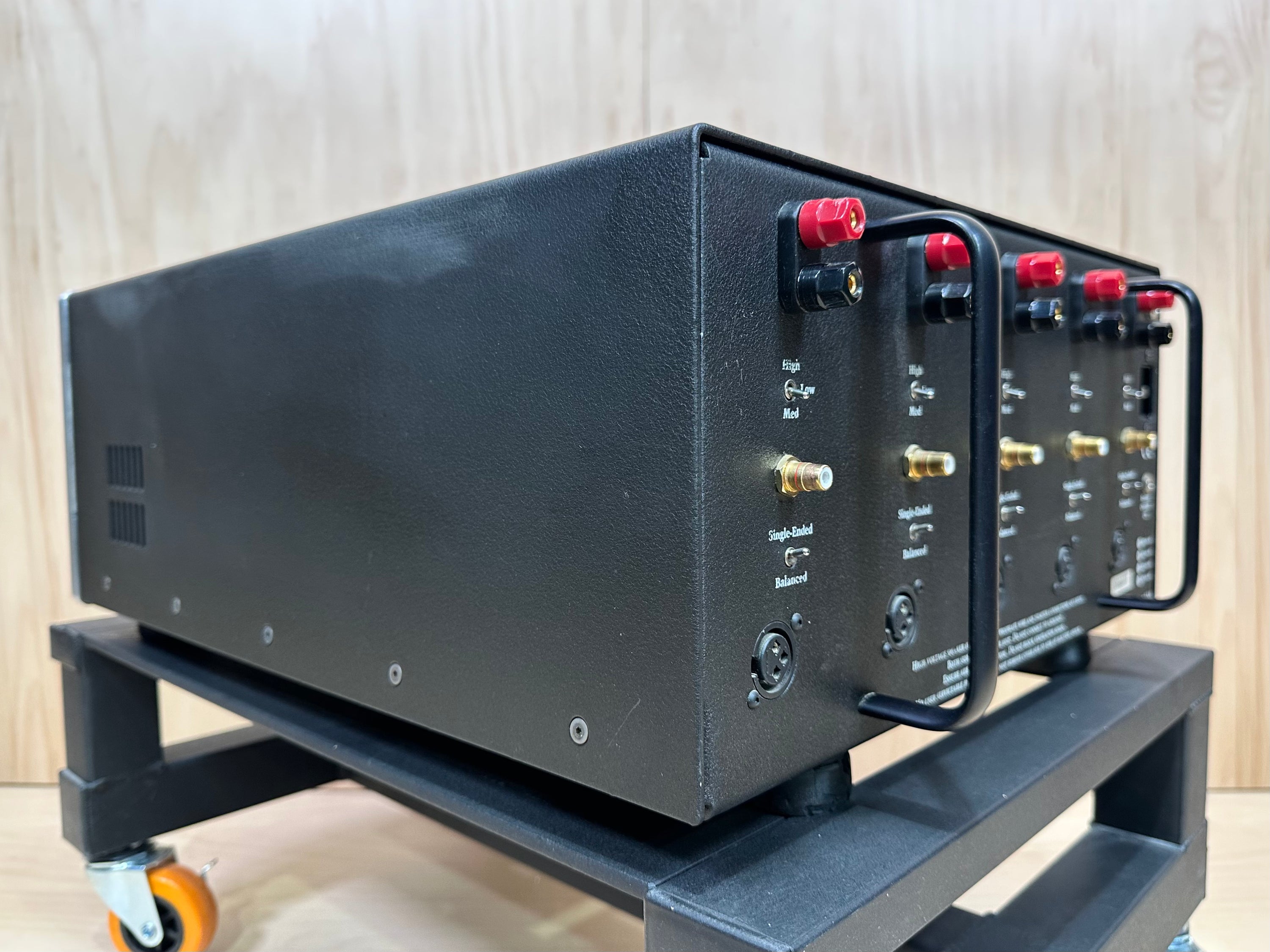 EAD PM2000 Enlightened Audio Designs PowerMaster 2000 Amplifier