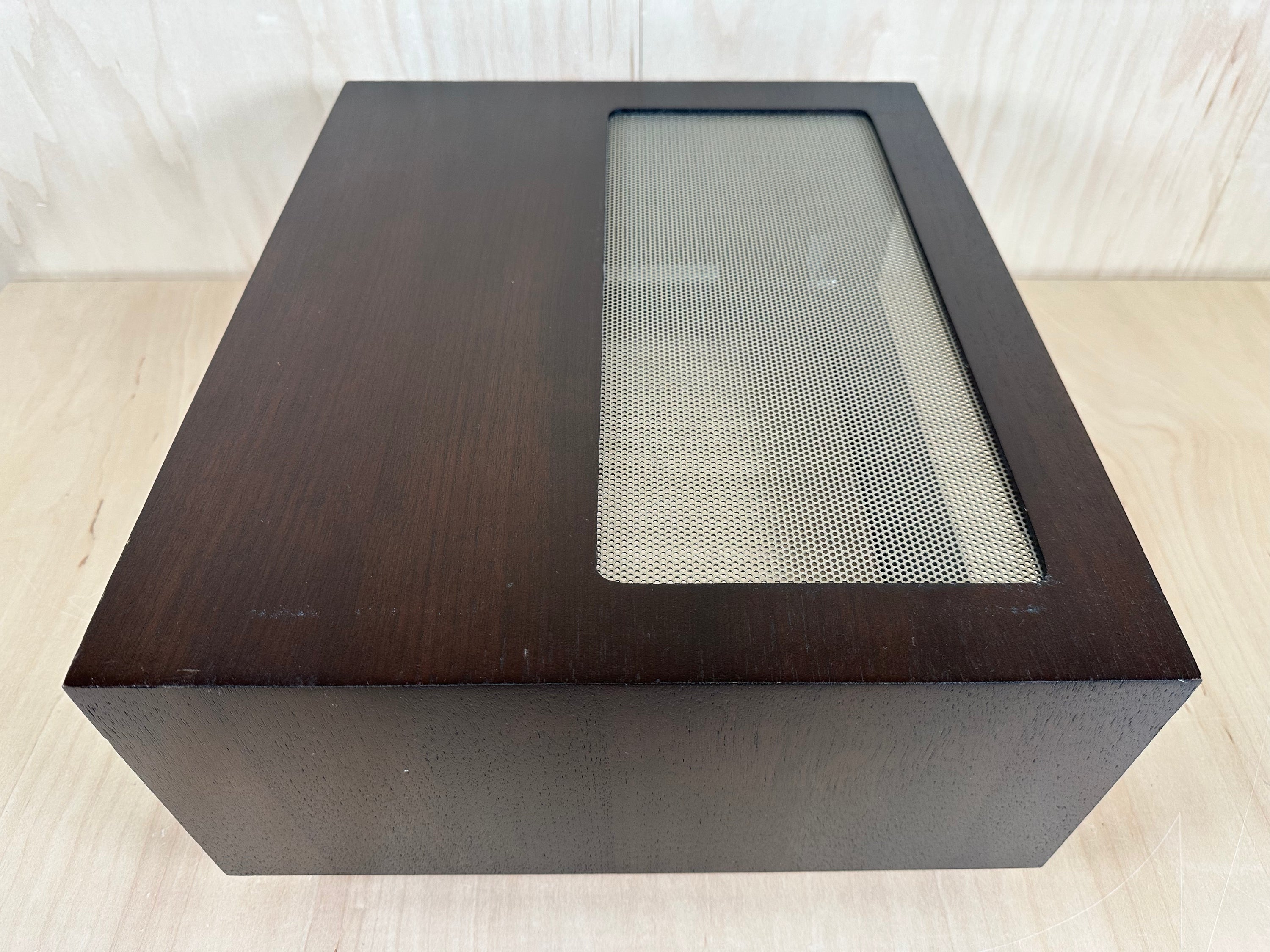 Mcintosh L52 Cabinet w/Panlocs Originally used with a  C28