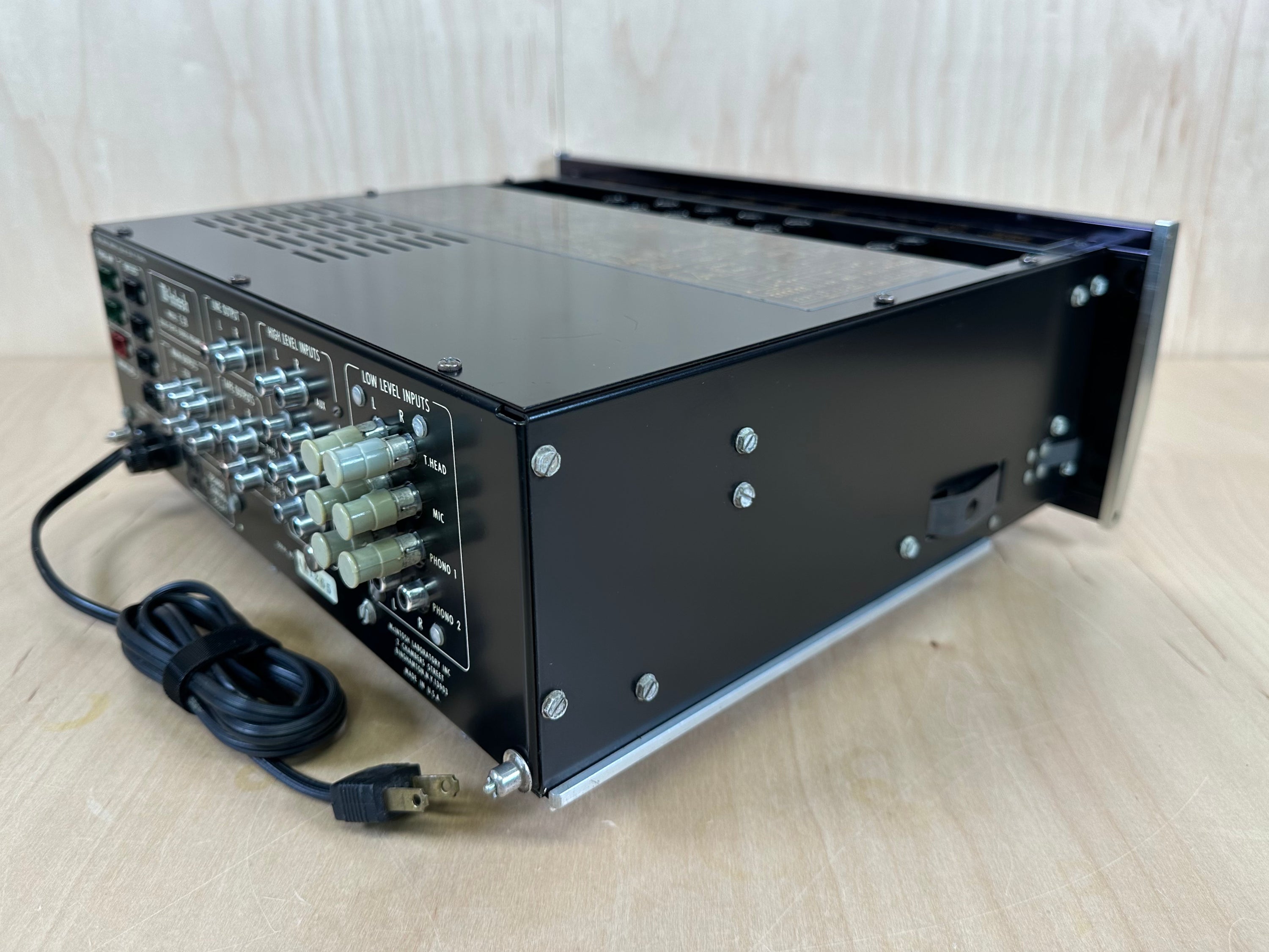McIntosh C28 Stereophonic Preamplifier