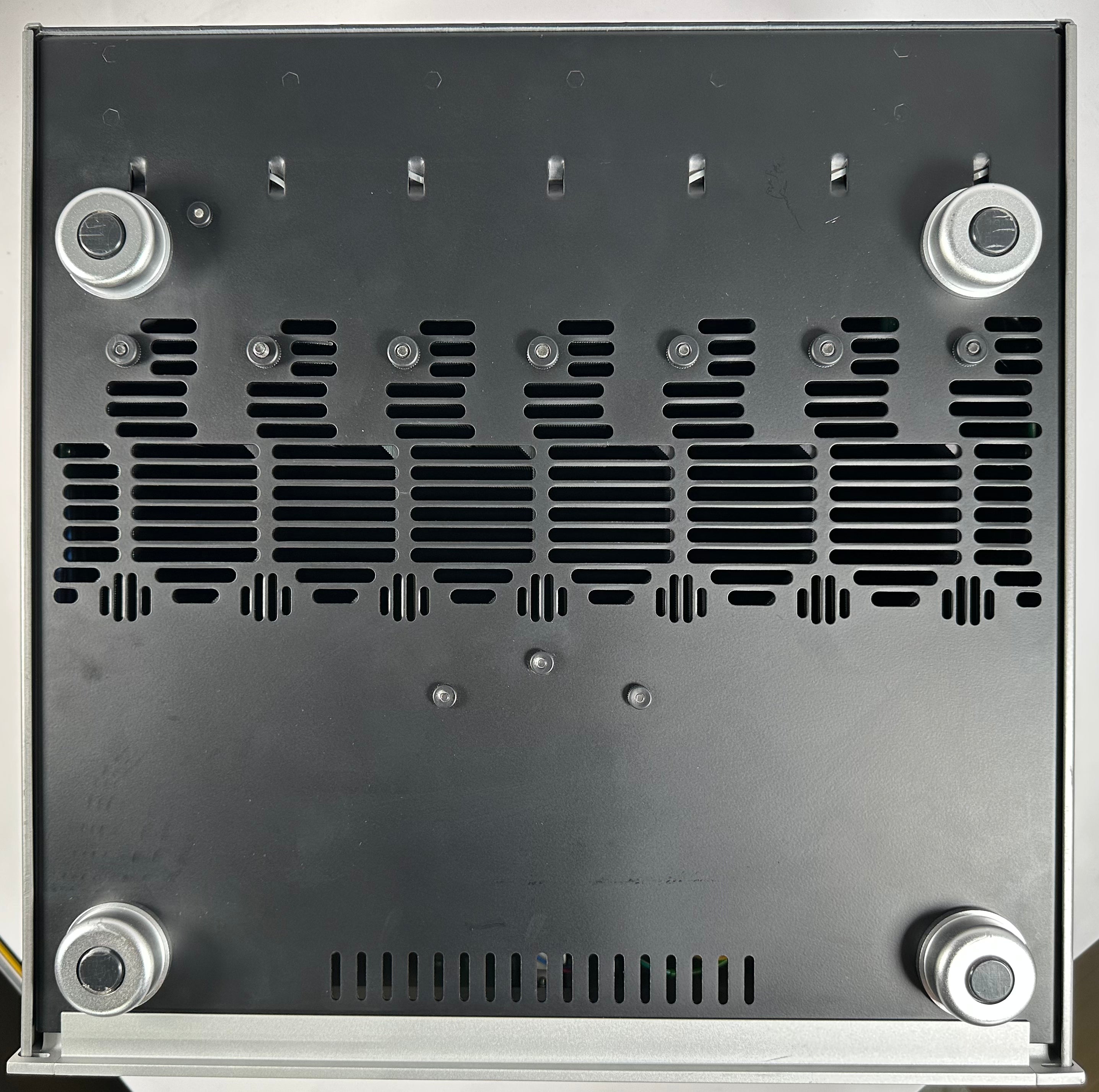 Arcam FMJ P7 Multichannel Power Amplifier