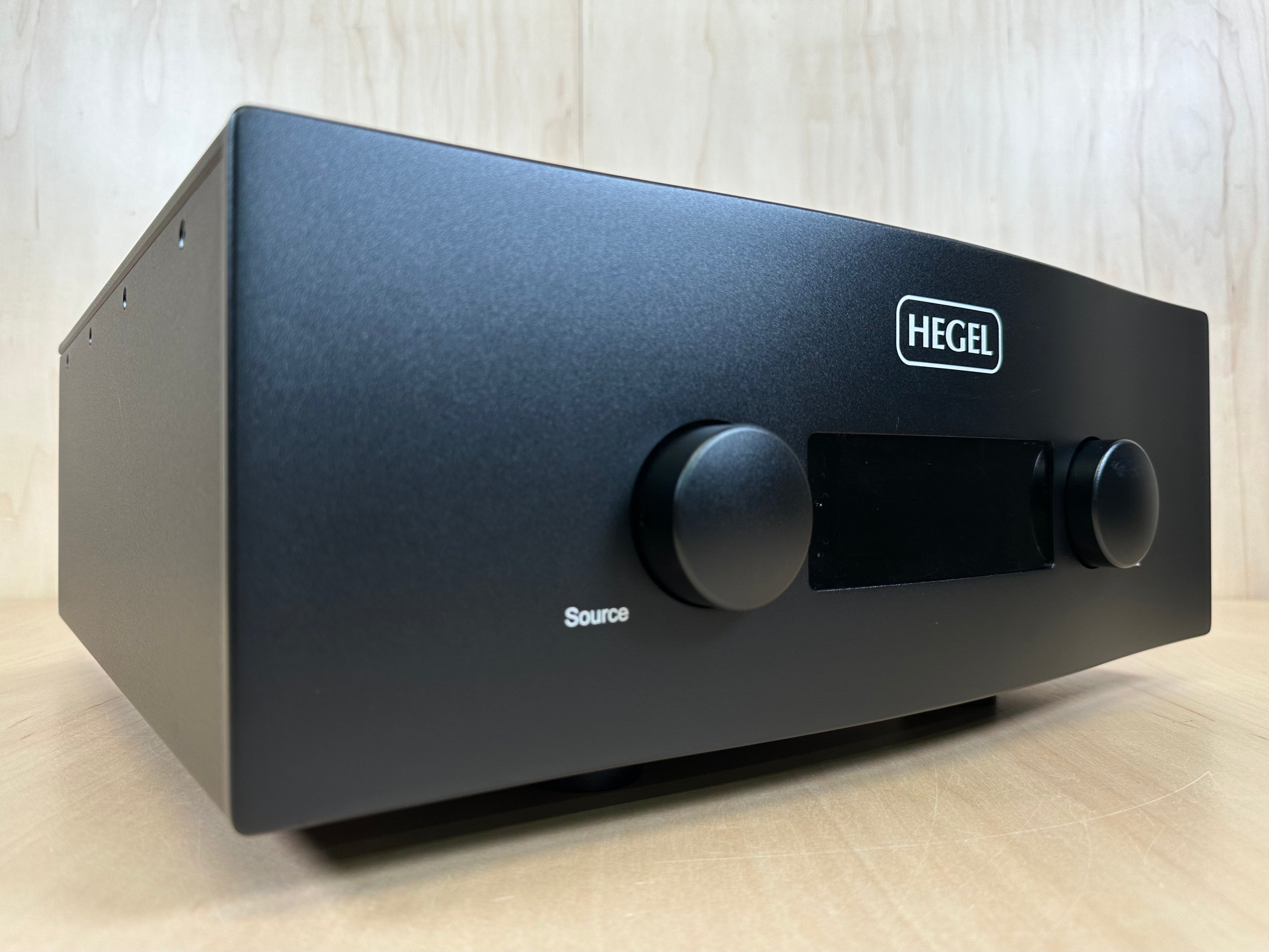 Hegel H590 Flagship Integrated Amp w/Remote and Original Box