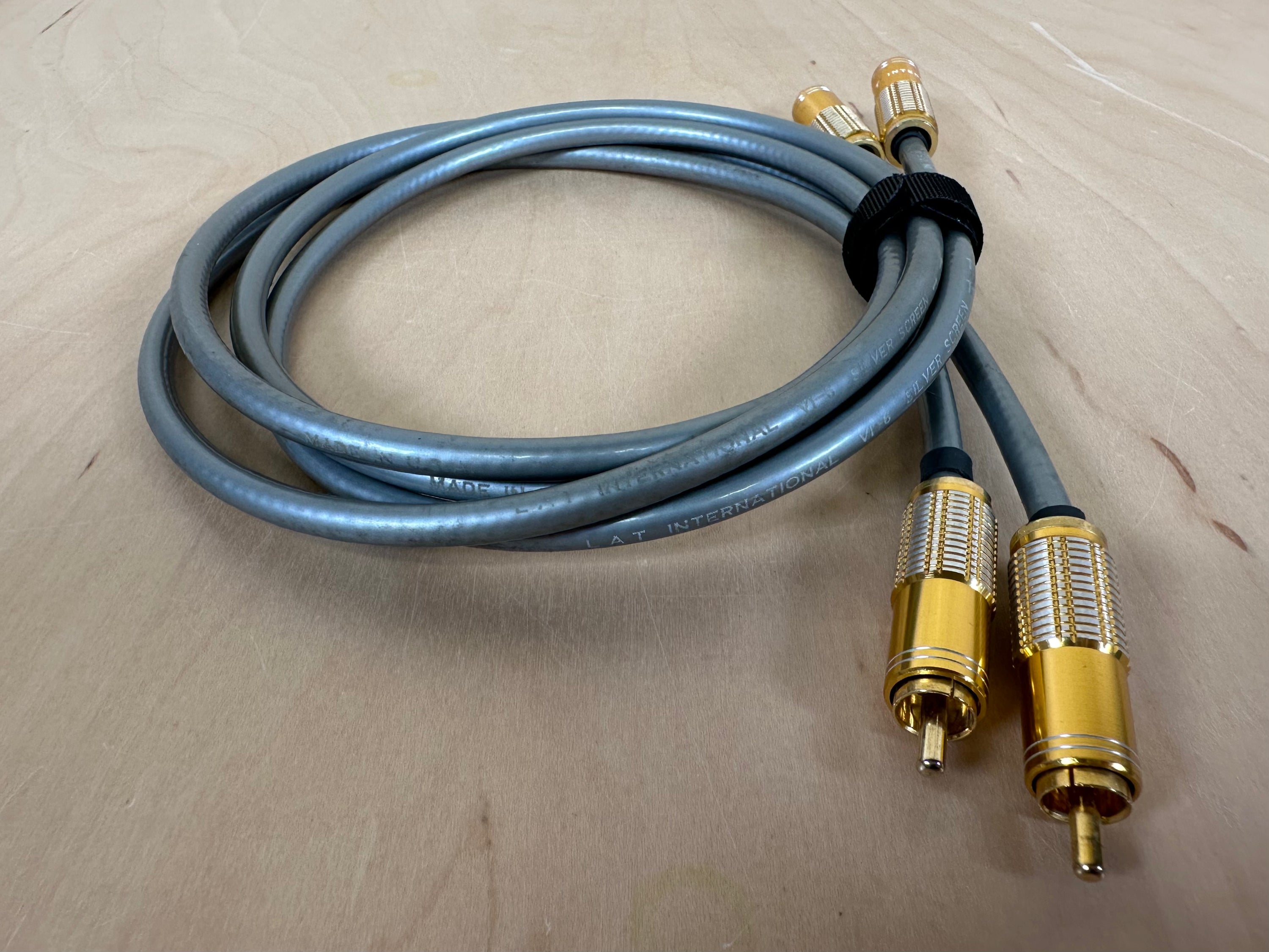 LAT International V1-6 Silver Screen RCA Interconnects 1 meter