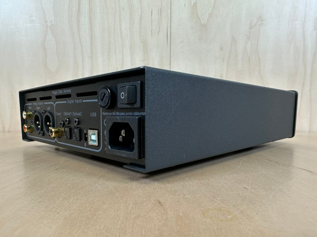 Hegel HD12 DSD DAC and Headphone Amp w/Remote