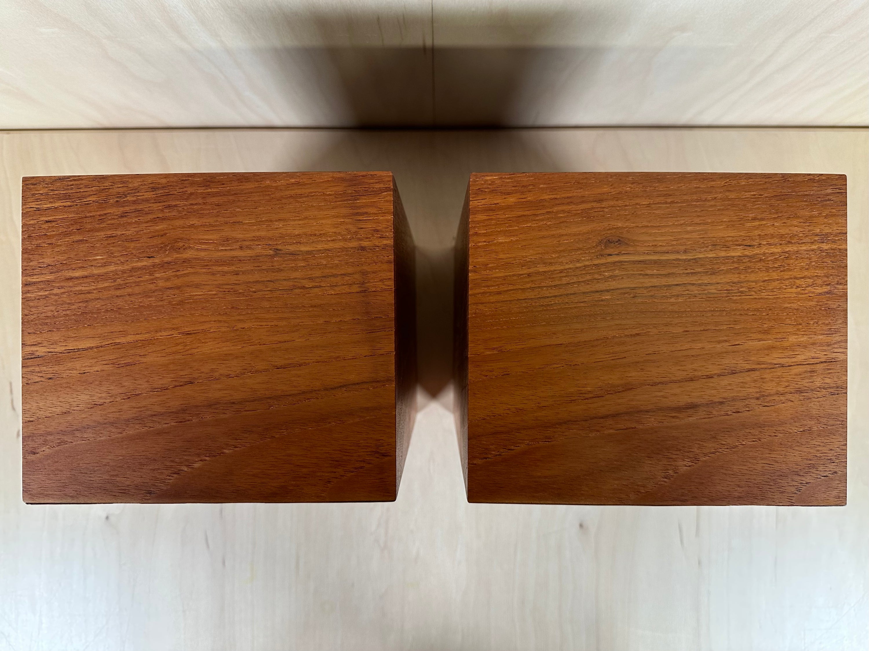Linn Kan Speakers Bi-Wireable w/Consecutive Serial Numbers