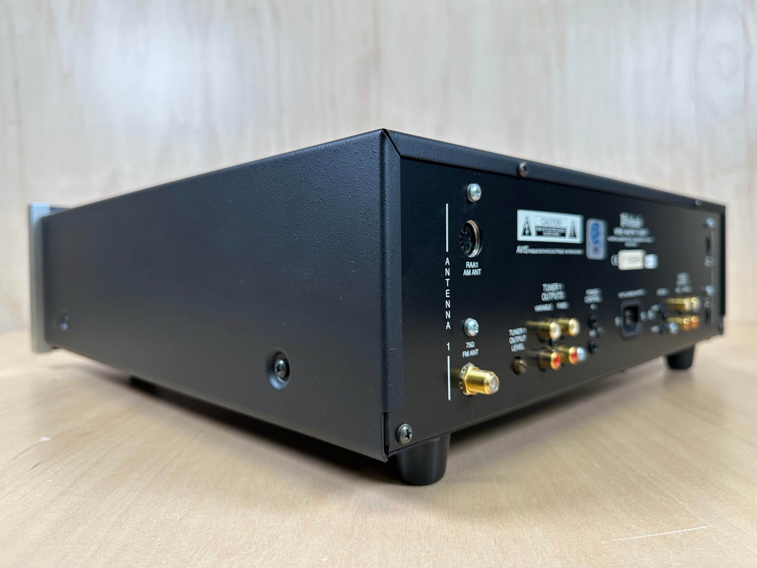 Mcintosh MR85 AM/FM Tuner w/New Factory Box