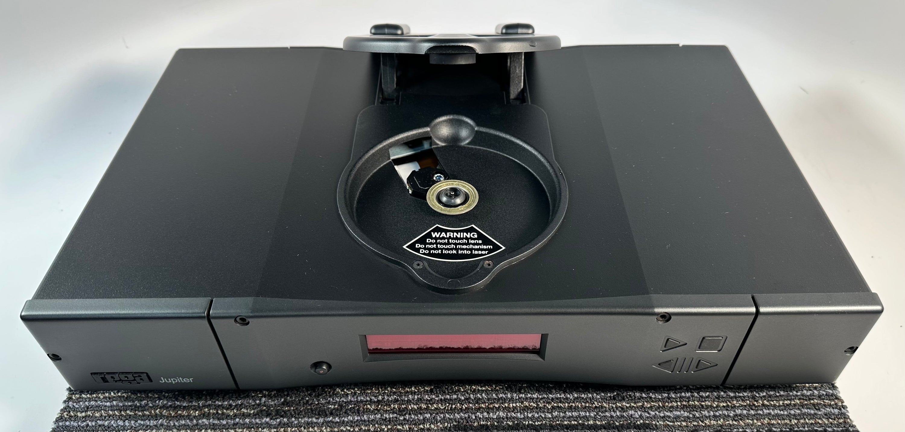 Rega Jupiter 2000 CD Player w/Solar Remote