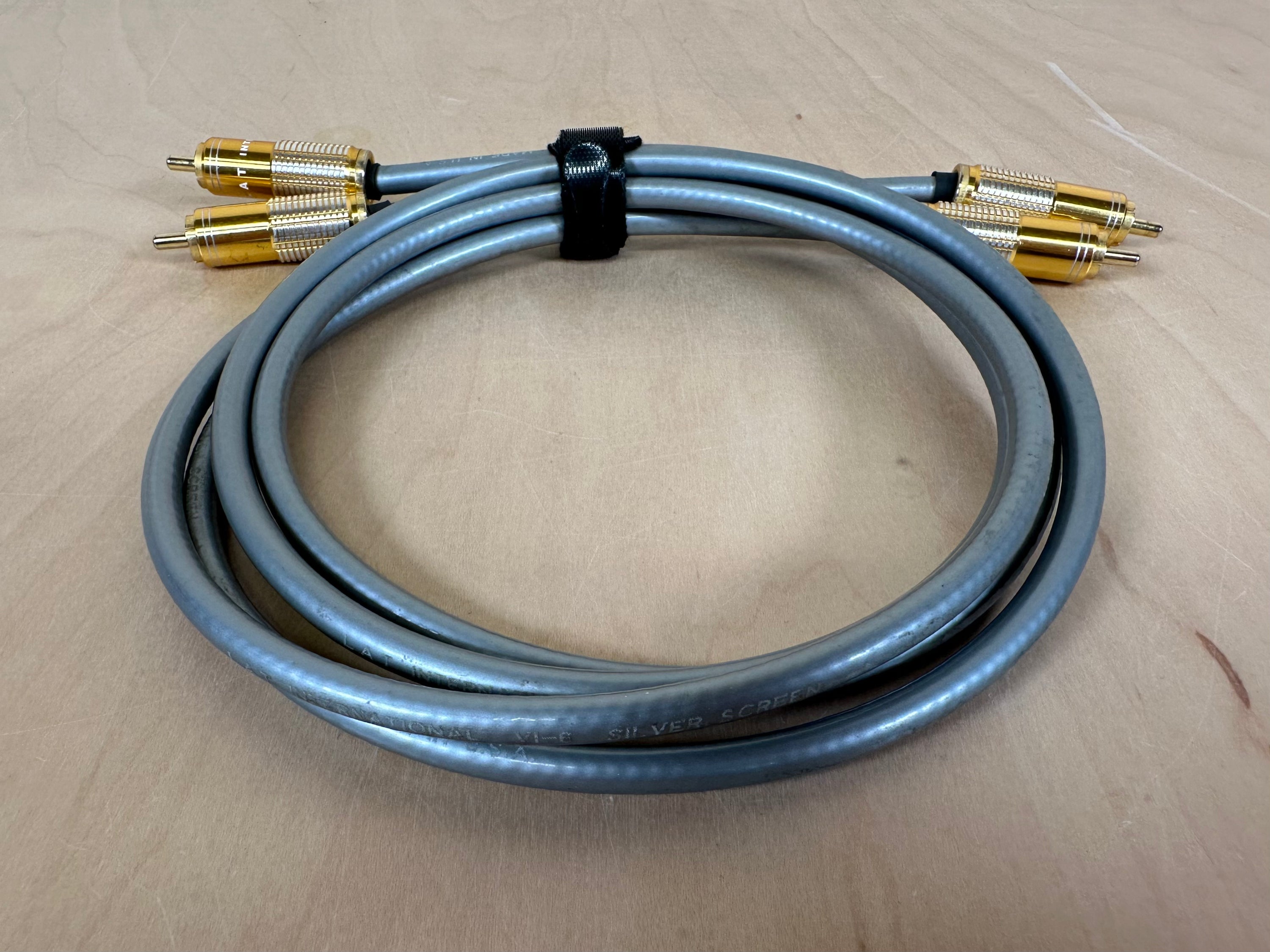 LAT International V1-6 Silver Screen RCA Interconnects 1 meter