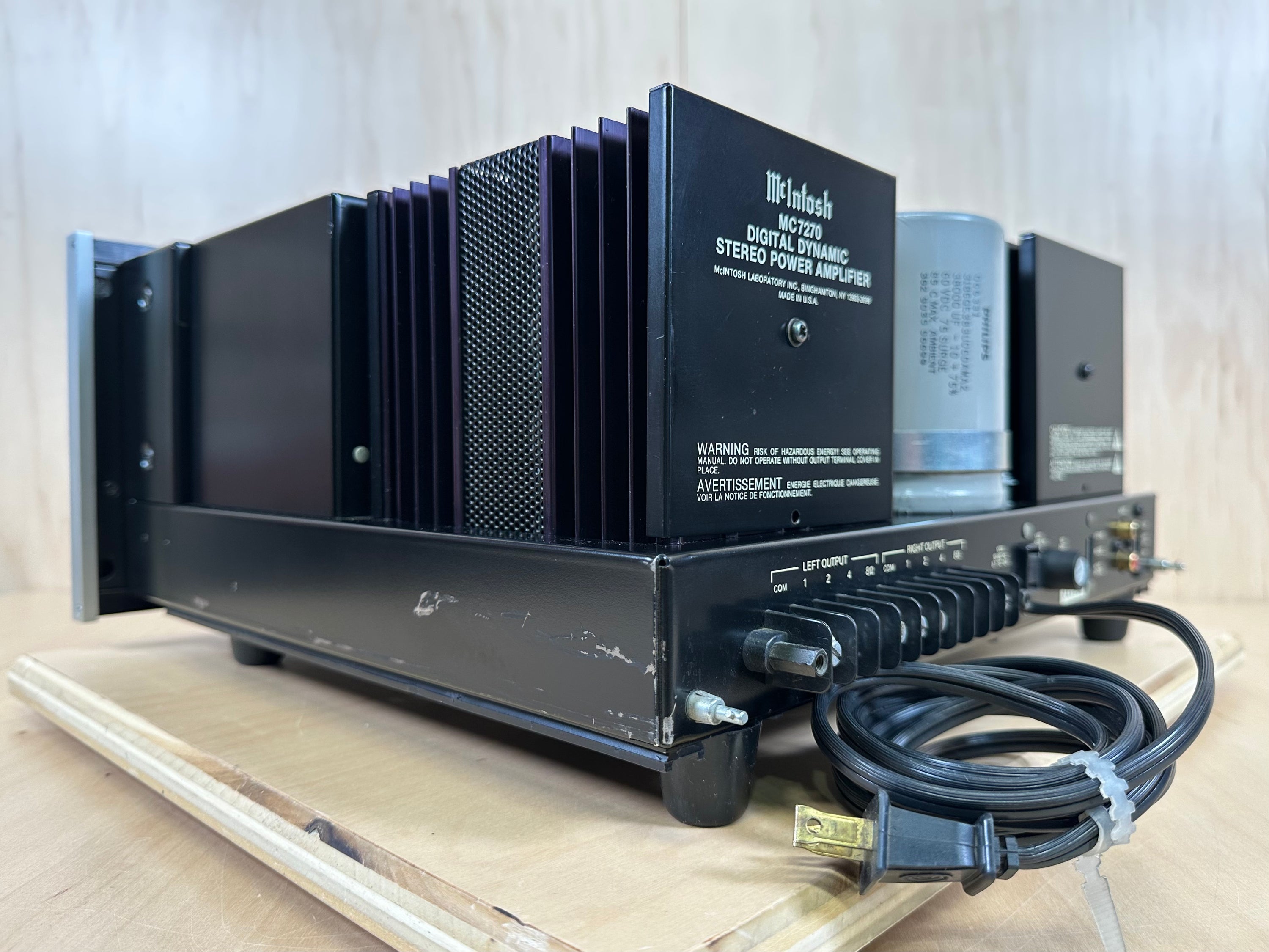 McIntosh MC7270 Digital Dynamic Stereo Power Amplifier