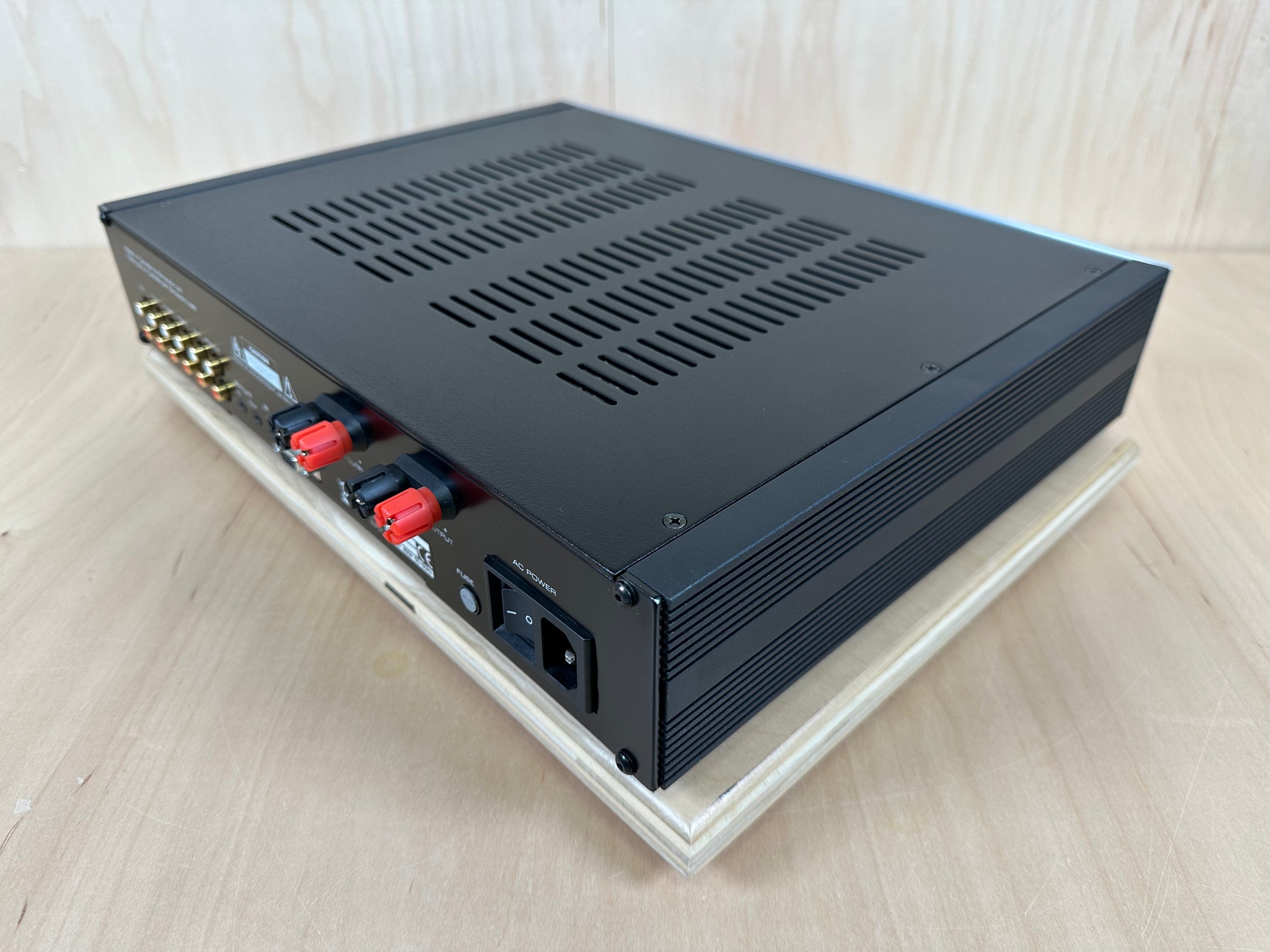 Simaudio Moon 250i Integrated Amplifier