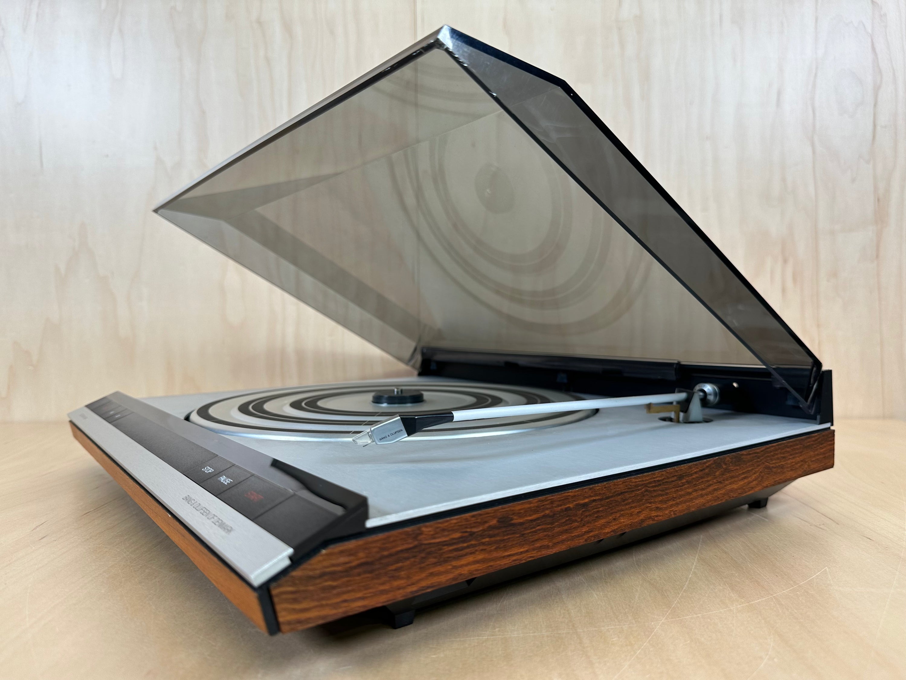 Bang & Olufsen Beogram 3404 Turntable w/MMC20EN Cartridge