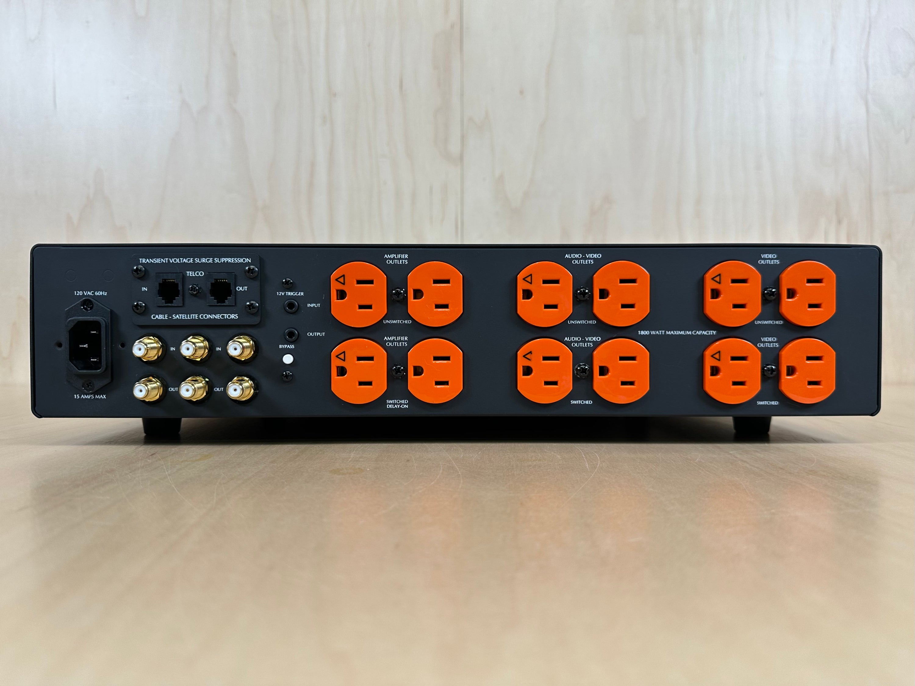 Furman Elite-15 PF i Linear Filtering AC Power Conditioner Orig Box