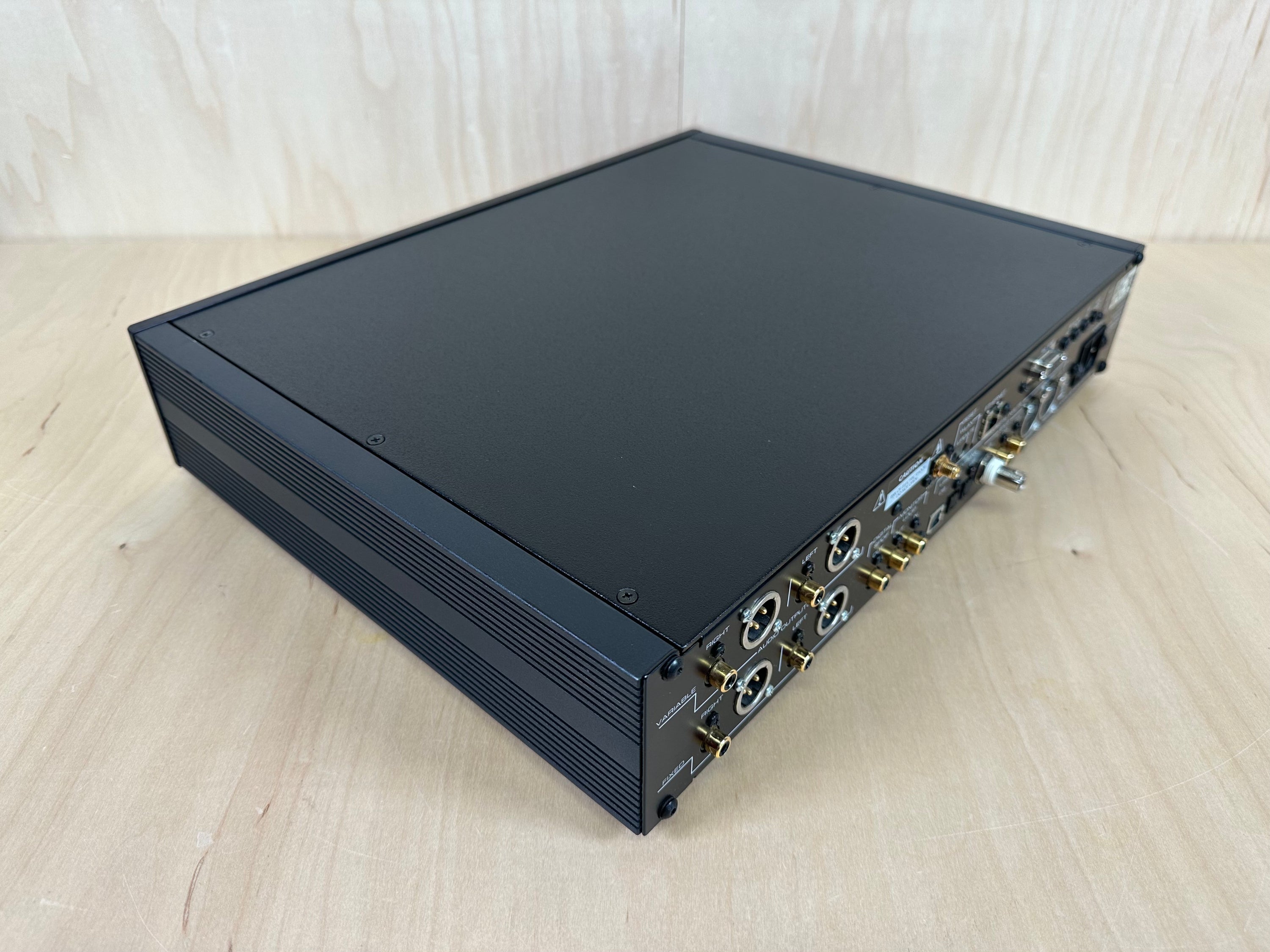 Simaudio Moon 380D V1 DAC w/MiND 1 Streamer, Volume Control, Remote