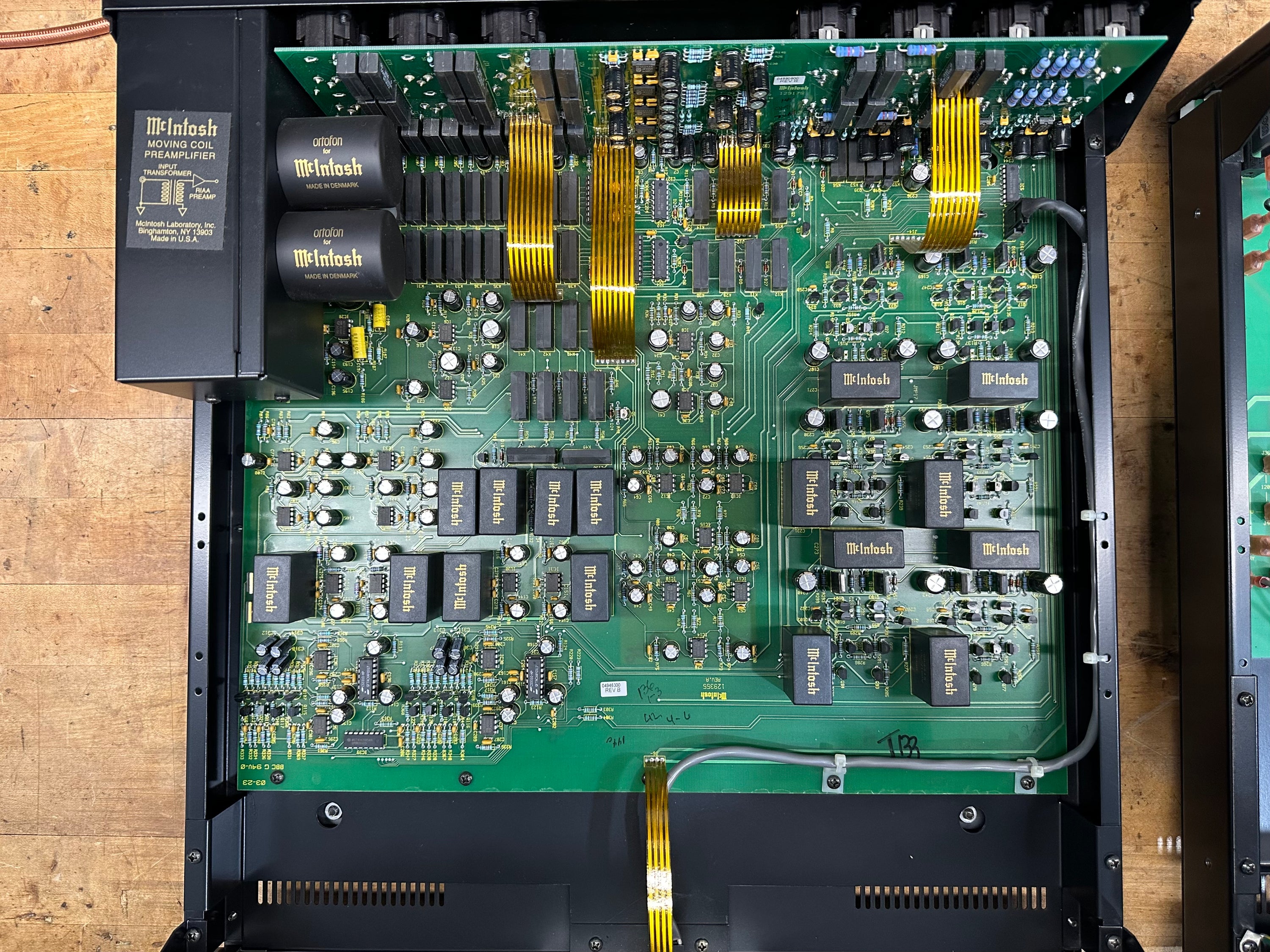 McIntosh C200 Preamplifier and Controller