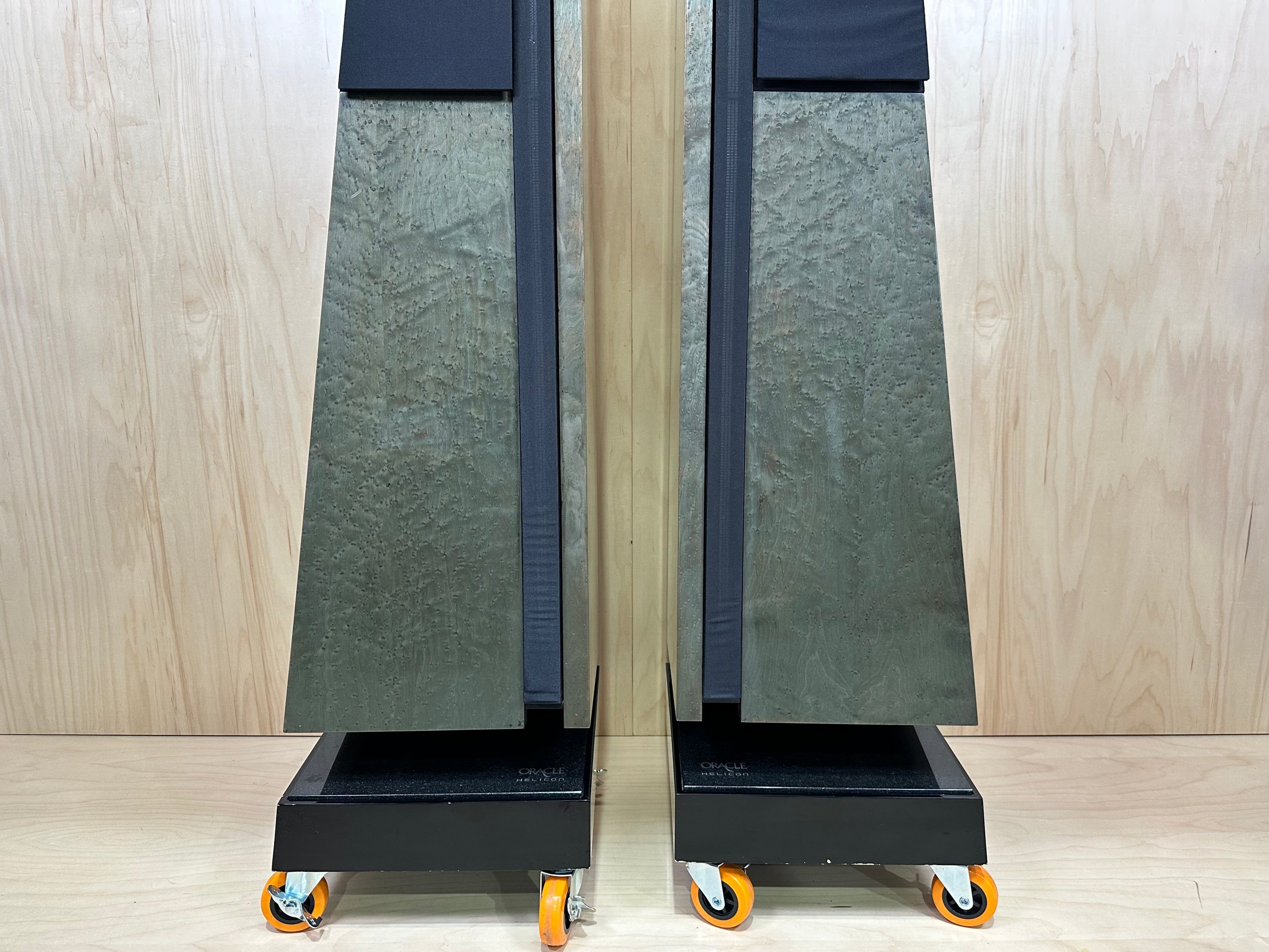 Oracle Helicon Tower Speakers