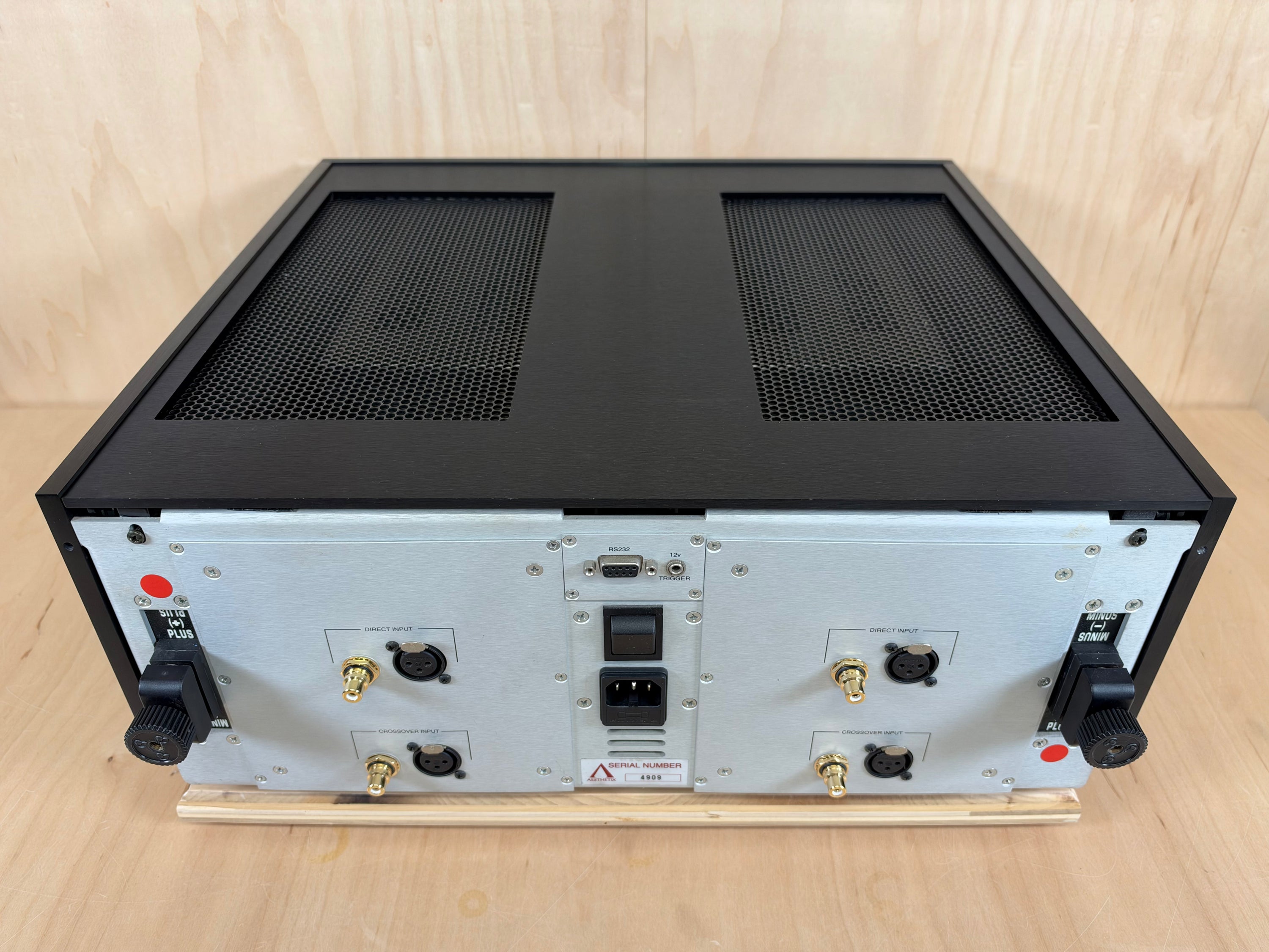 Aesthetix Atlas Signature Stereo Power Amplifier