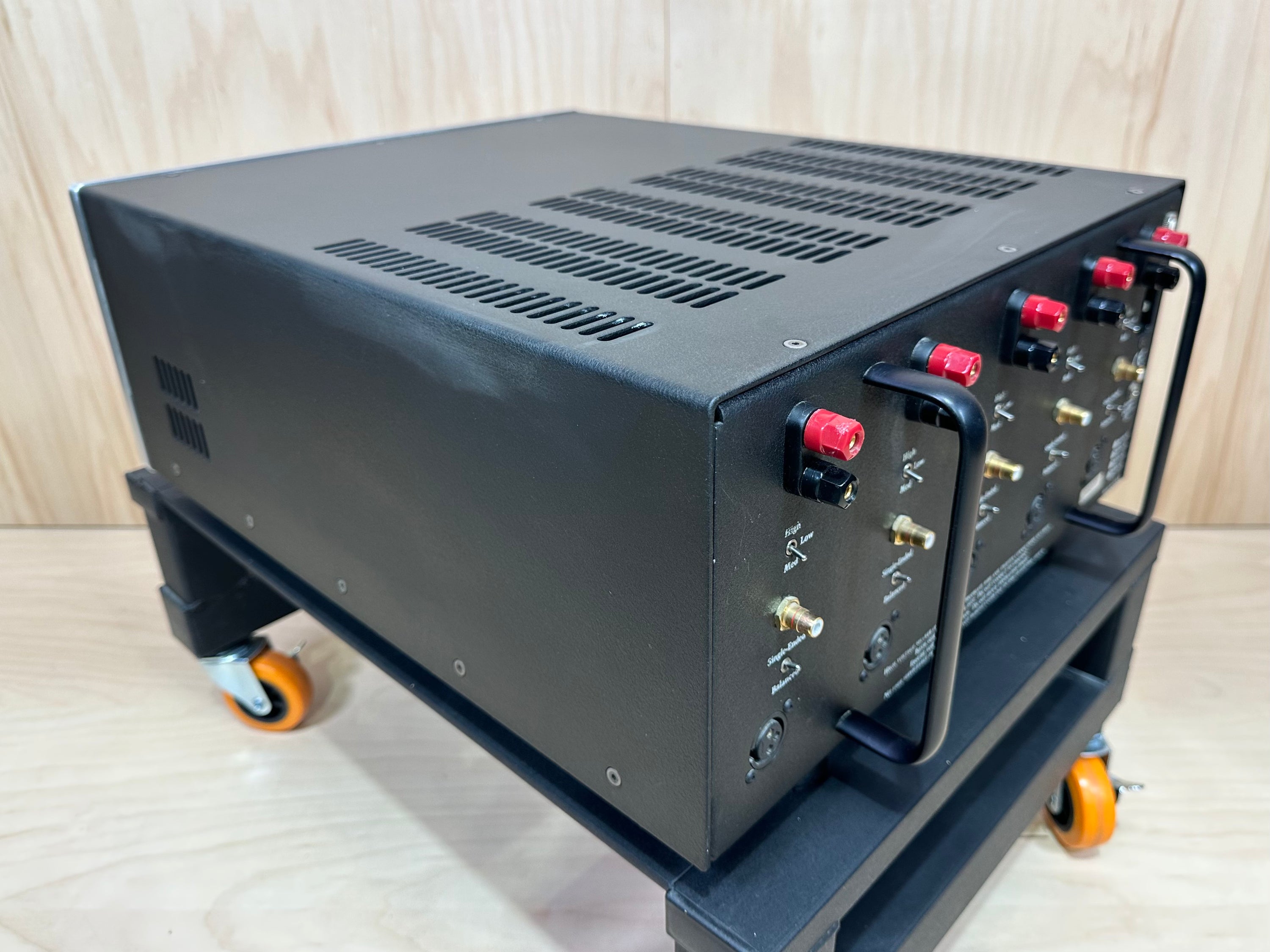 EAD PM2000 Enlightened Audio Designs PowerMaster 2000 Amplifier