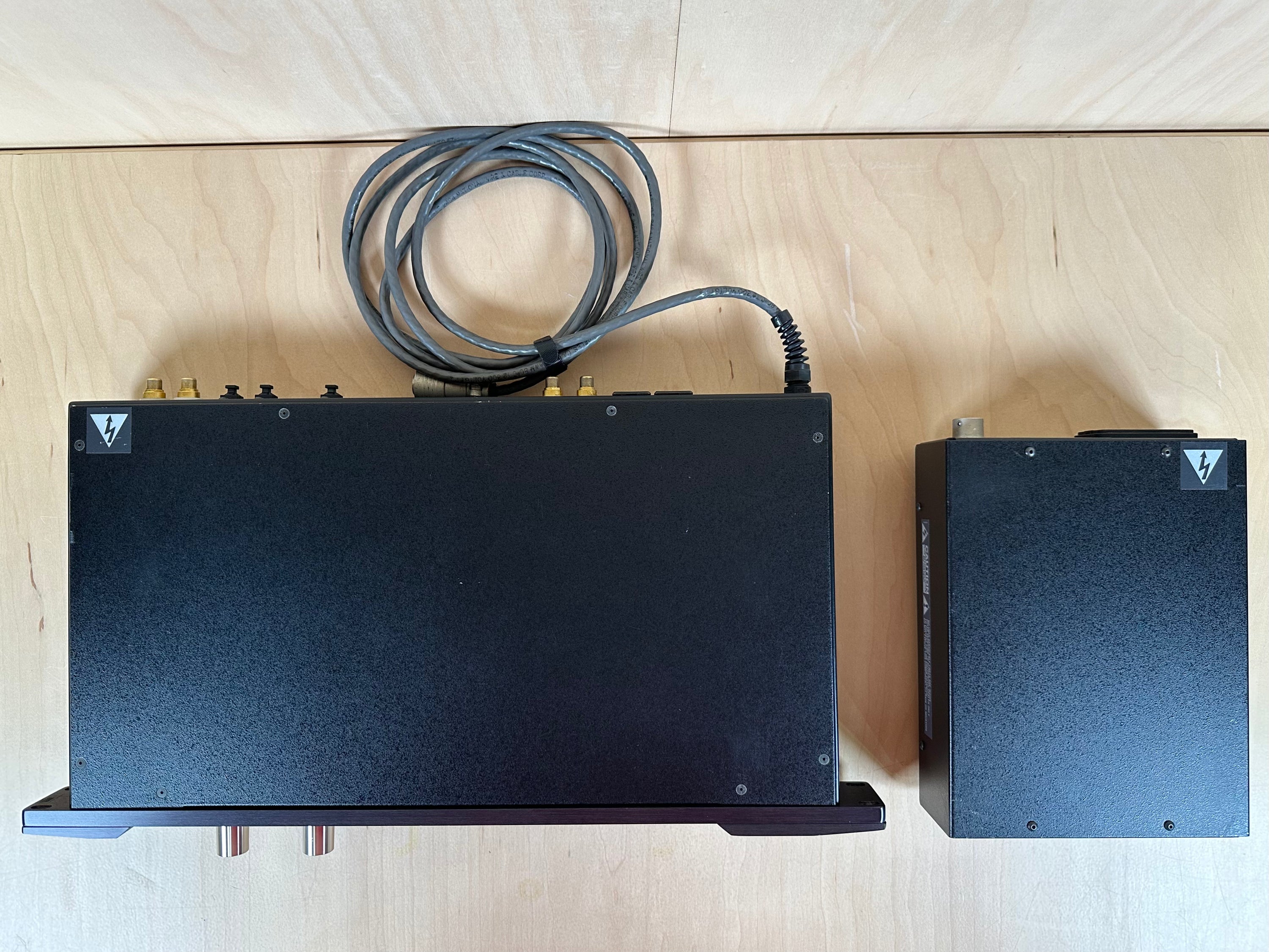 Threshold DAC 1/e Digital Processor DAC Black w/Power Supply