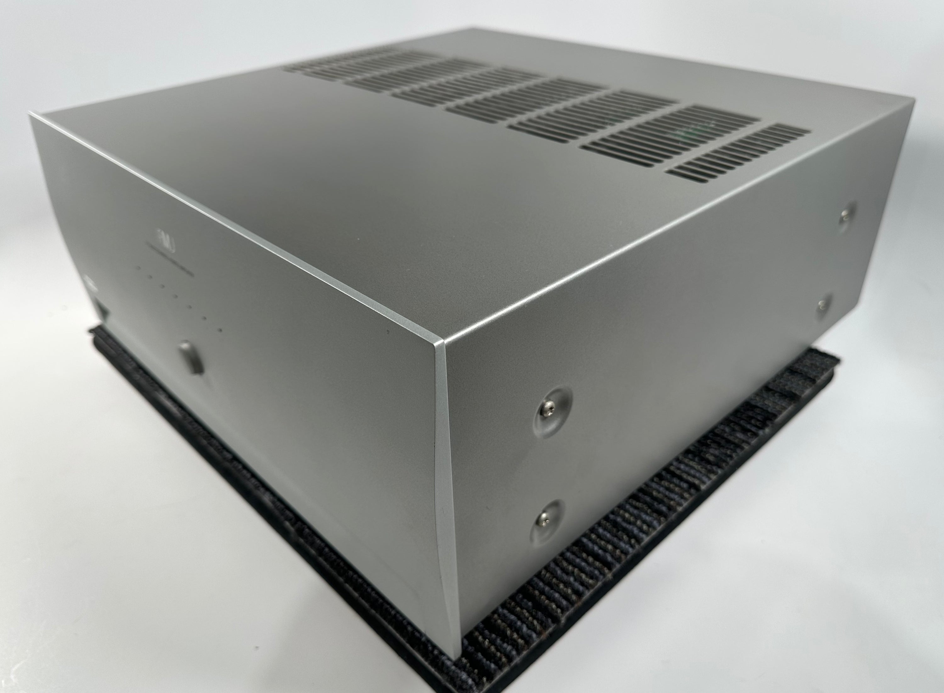 Arcam FMJ P7 Multichannel Power Amplifier