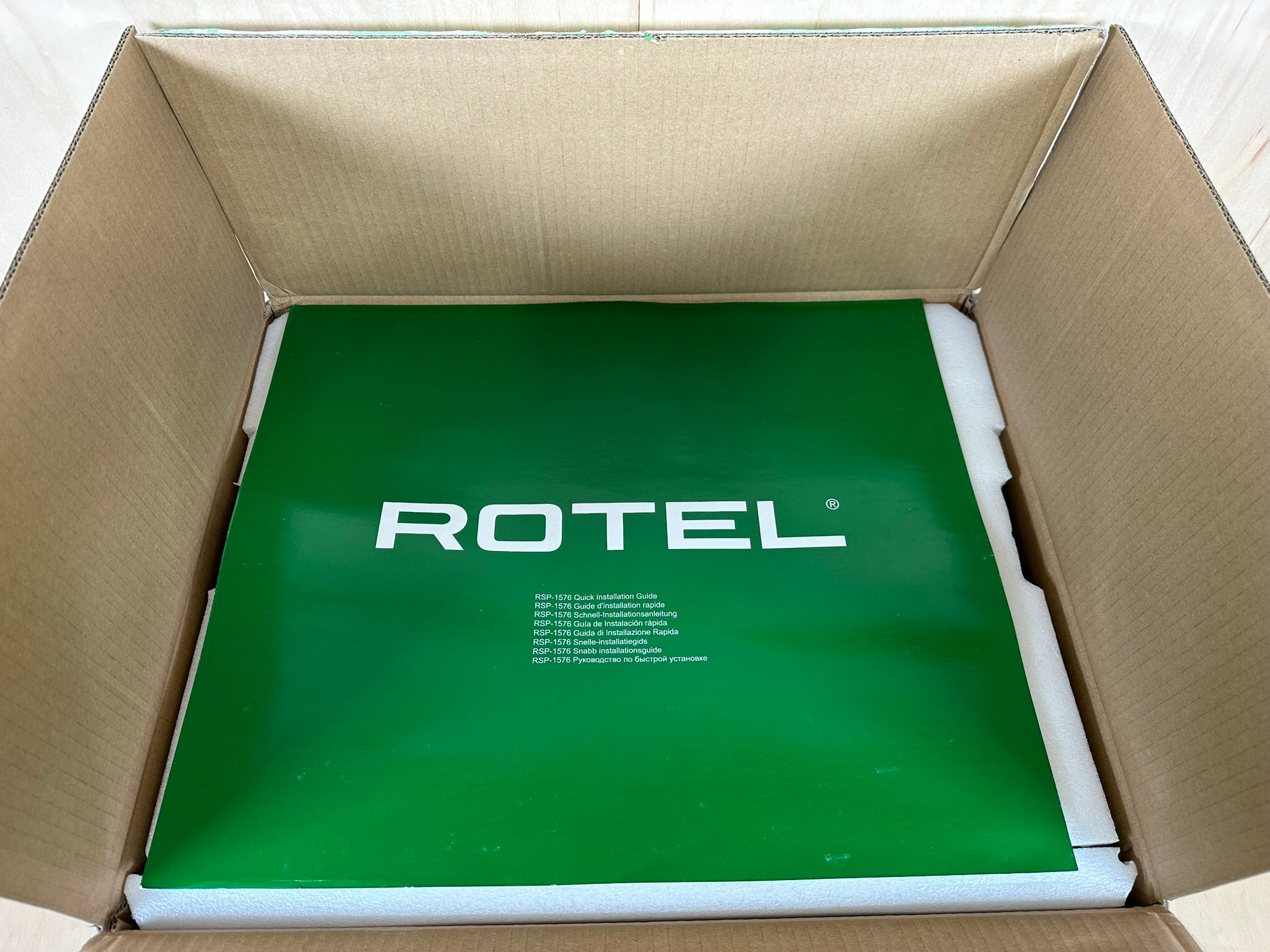 Rotel RSP-1576 Preamplifier Surround Sound Processor w/Box and Remote Silver