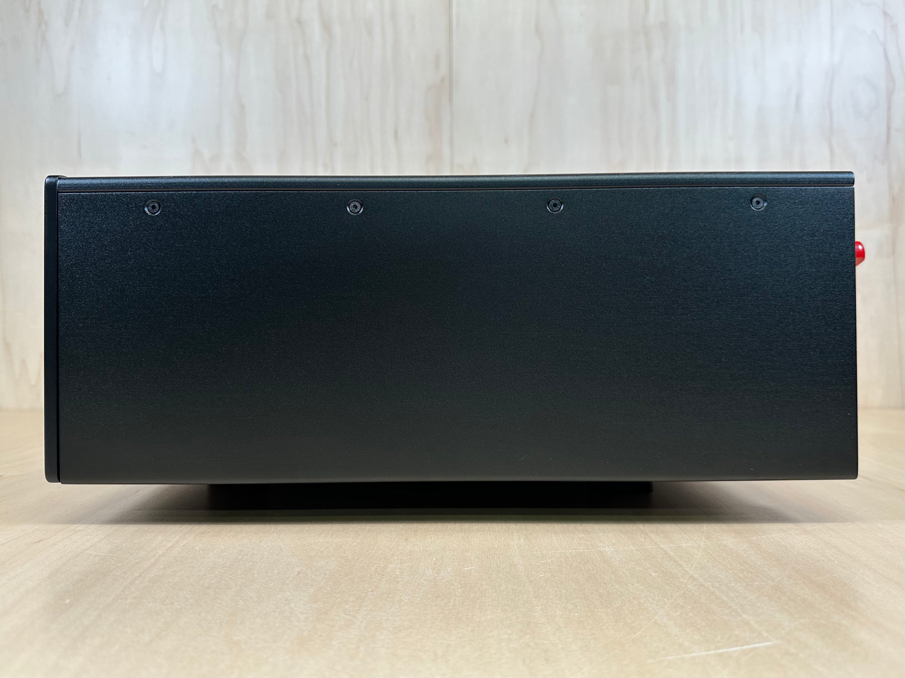 Hegel H590 Flagship Integrated Amp w/Remote and Original Box