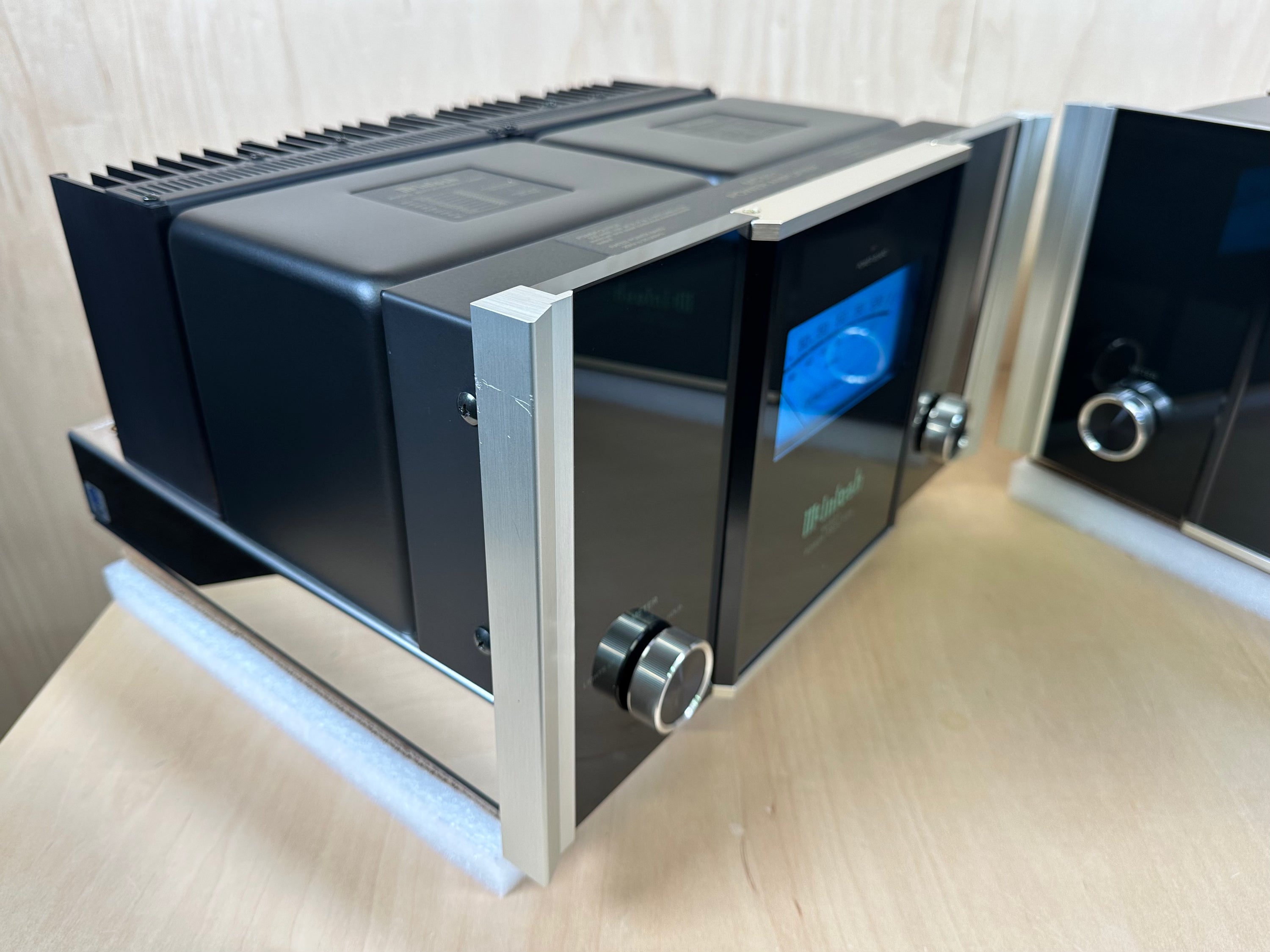 McIntosh MC501 Power Amplifiers (pair)