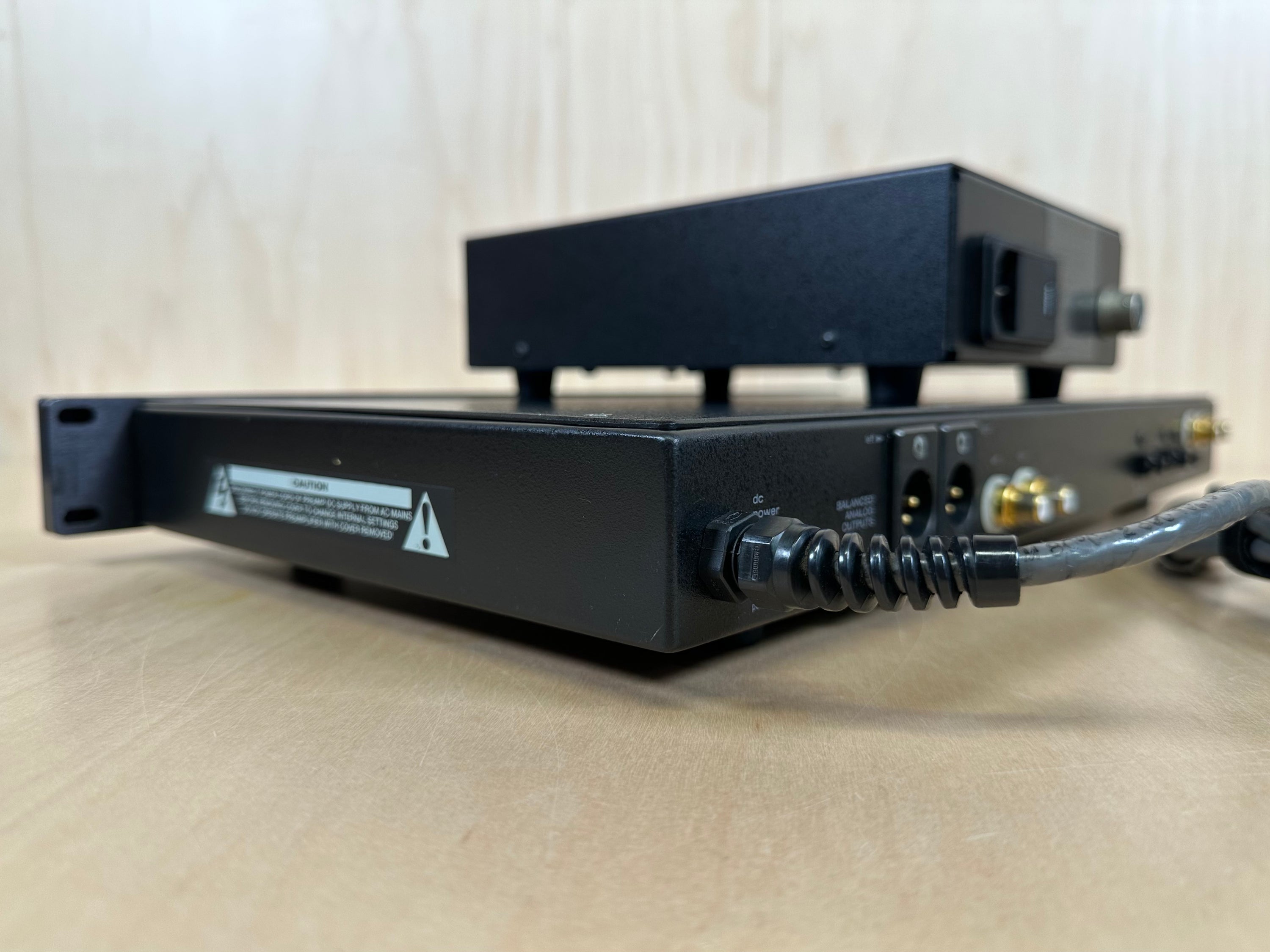 Threshold DAC 1/e Digital Processor DAC Black w/Power Supply