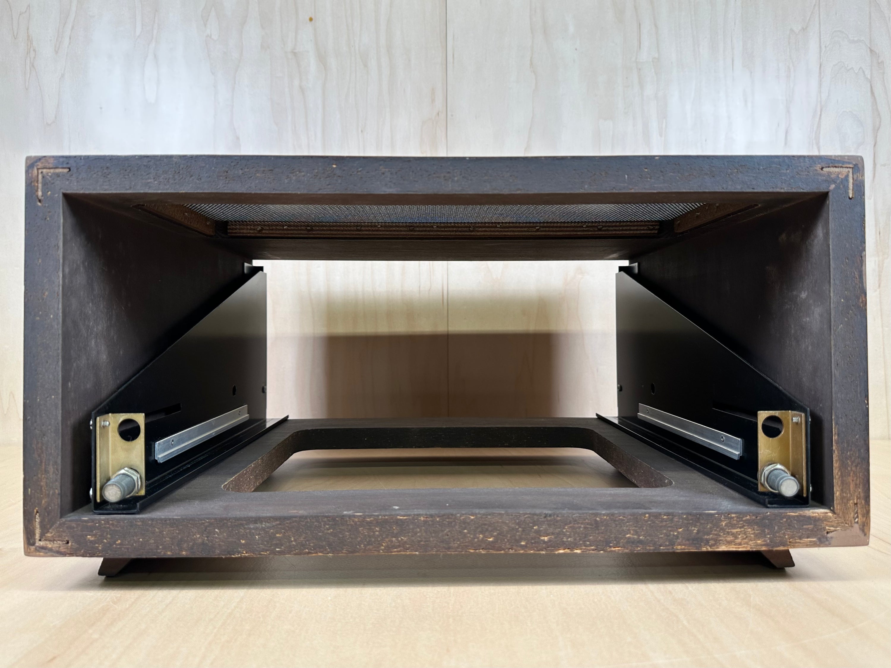 Mcintosh L21 Cabinet w/Panlocs and Slant Legs