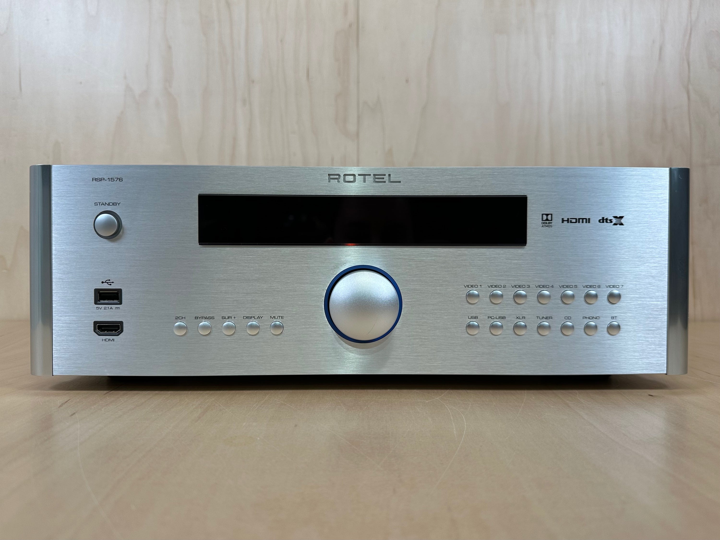 Rotel RSP-1576 Preamplifier Surround Sound Processor w/Box and Remote Silver