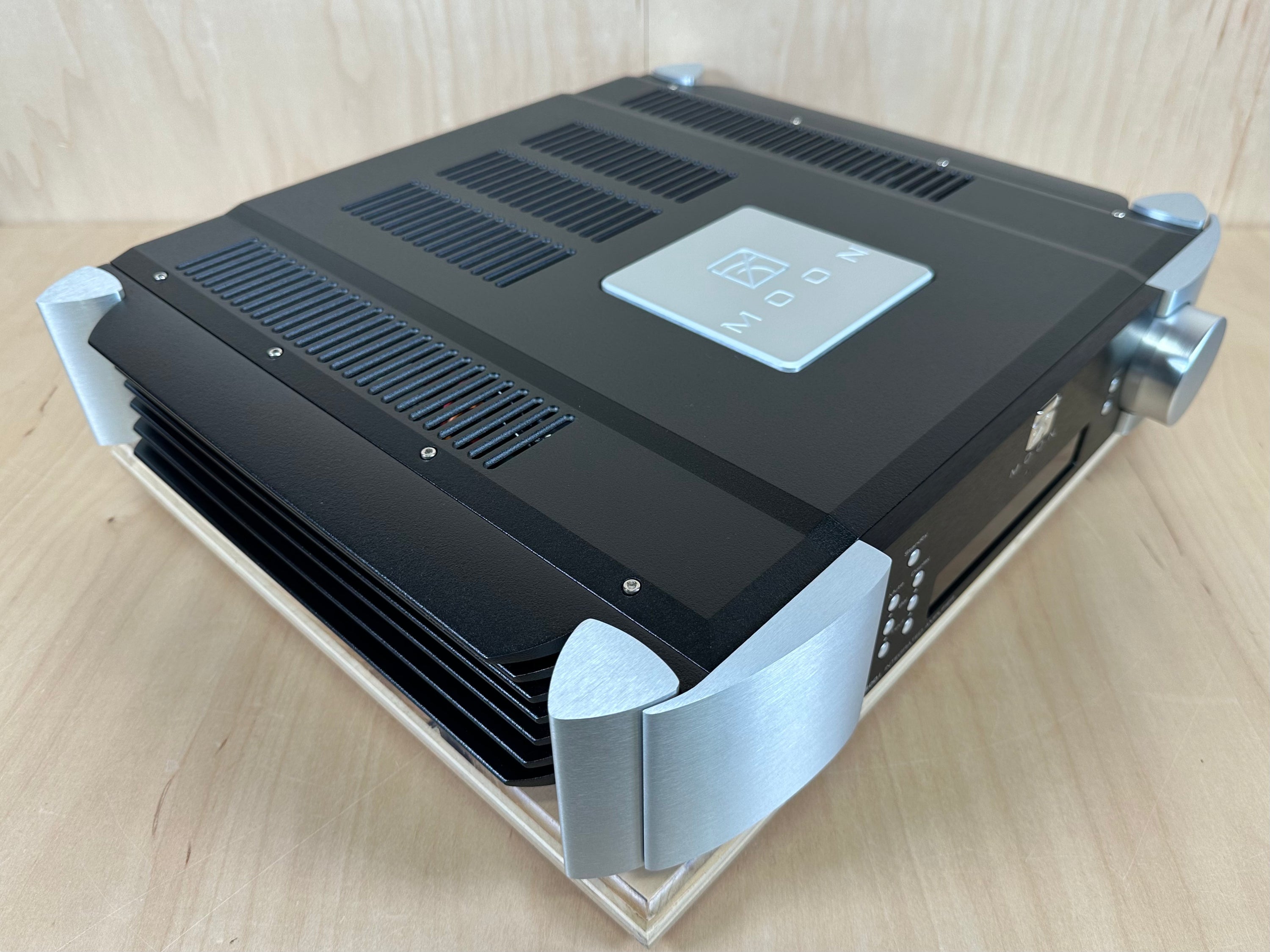 Simaudio Moon 600i Integrated Amplifier